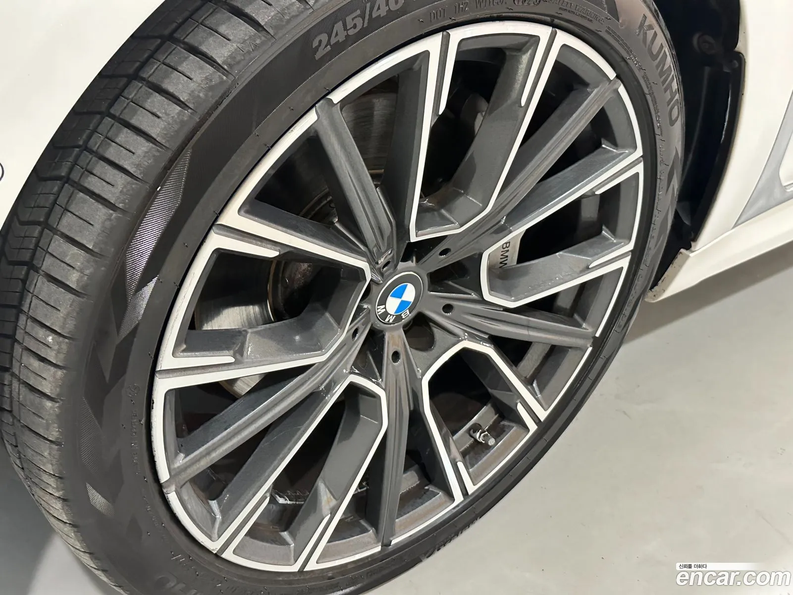 BMW 7 Series G11 740D xDrive M Sports - фотография 31057
