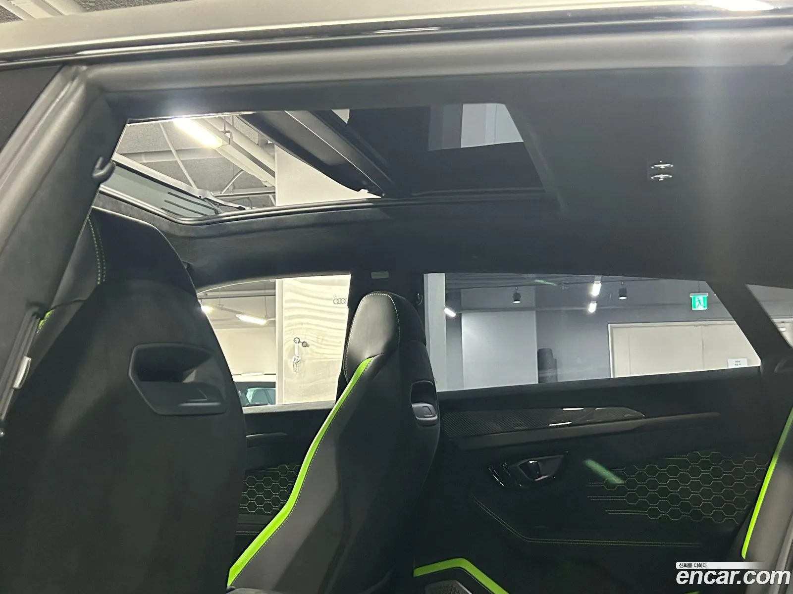 Urus 40 V8 Performante - фотография 3544332