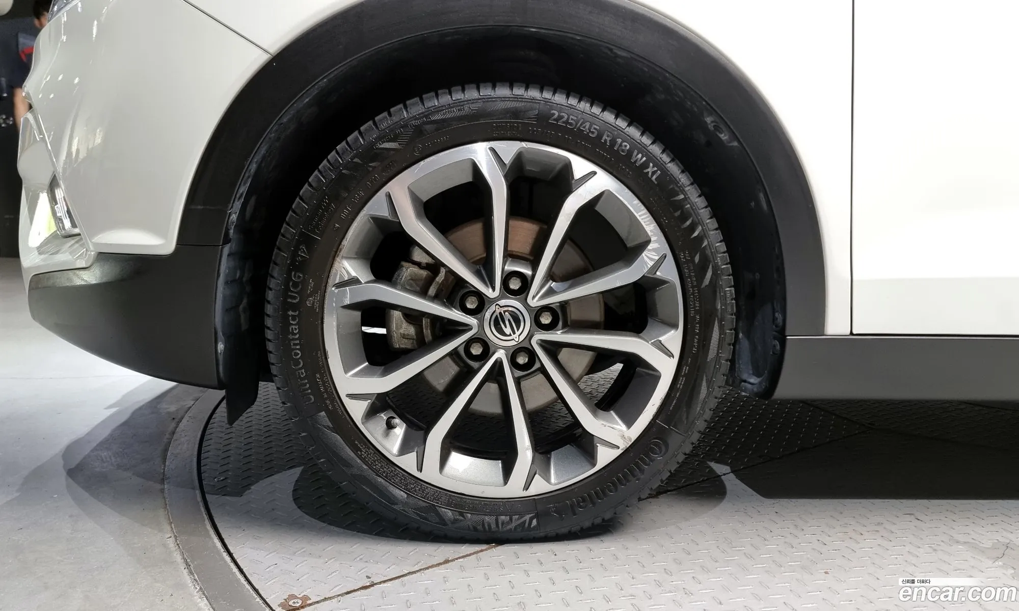 Kg Mobility Ssangyong Tivoli Vx 2Wd - фотография 7510772