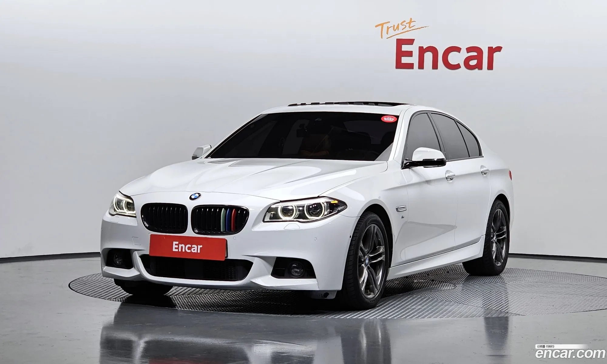 BMW 5 Series F10 520D M Aerodynamics - фотография 3448032