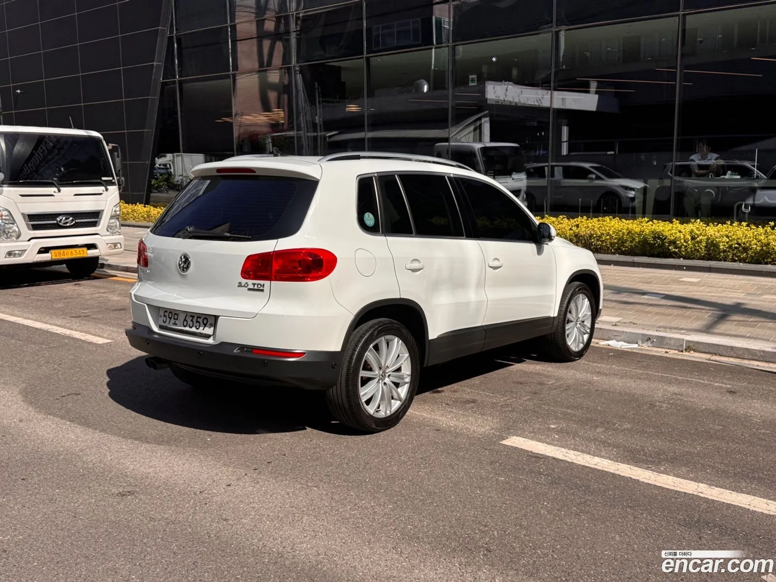 Volkswagen New Tiguan 20 Tdi Premium 5N - фотография 12726765