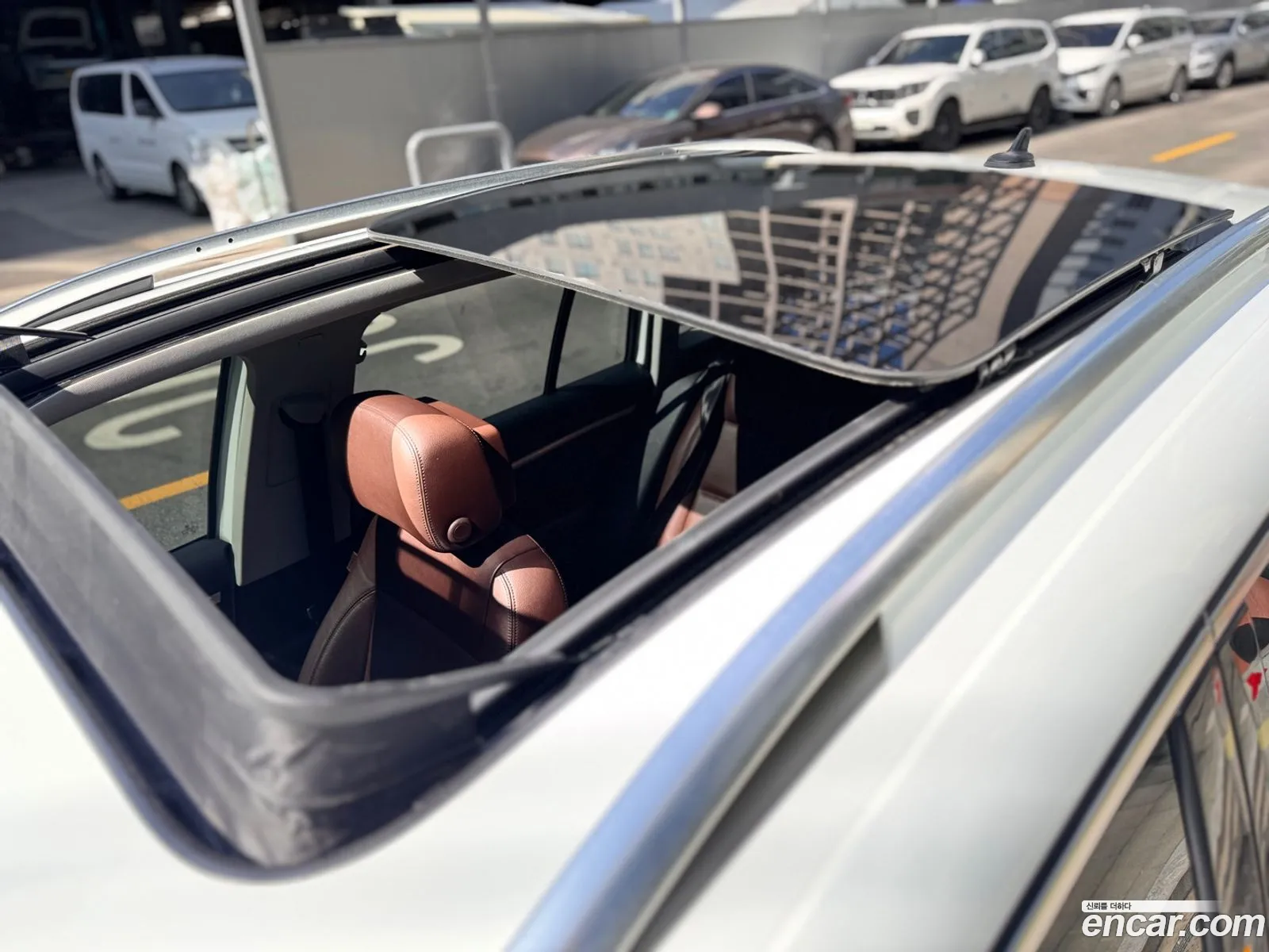 Volkswagen New Tiguan 20 Tdi Premium 5N - фотография 12726768