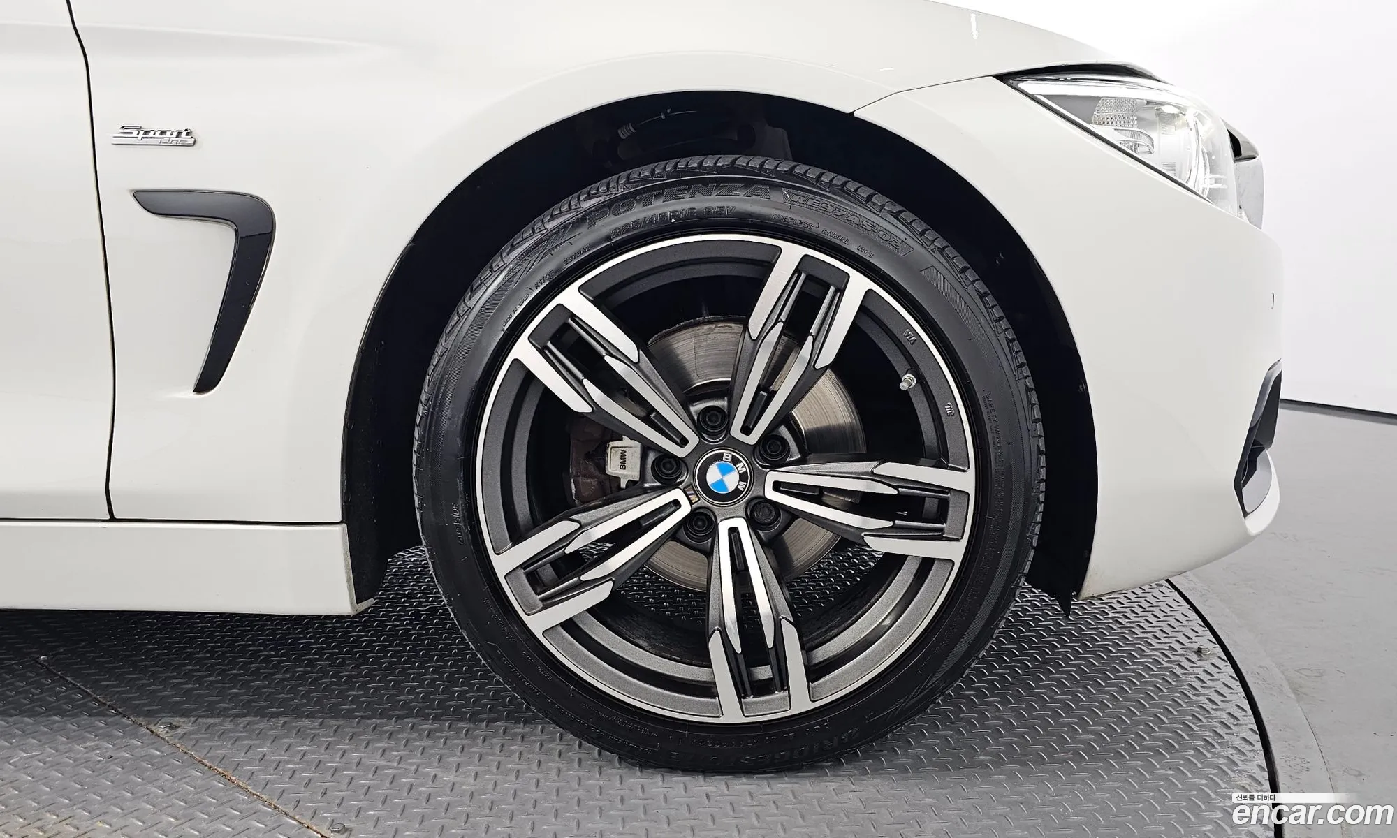 BMW 4 Series F32 420D xDrive Sports Gran Coupe - фотография 46459