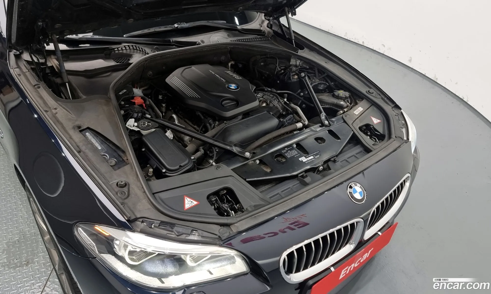 BMW 5 Series F10 520D xDrive M Aerodynamics - фотография 2629402