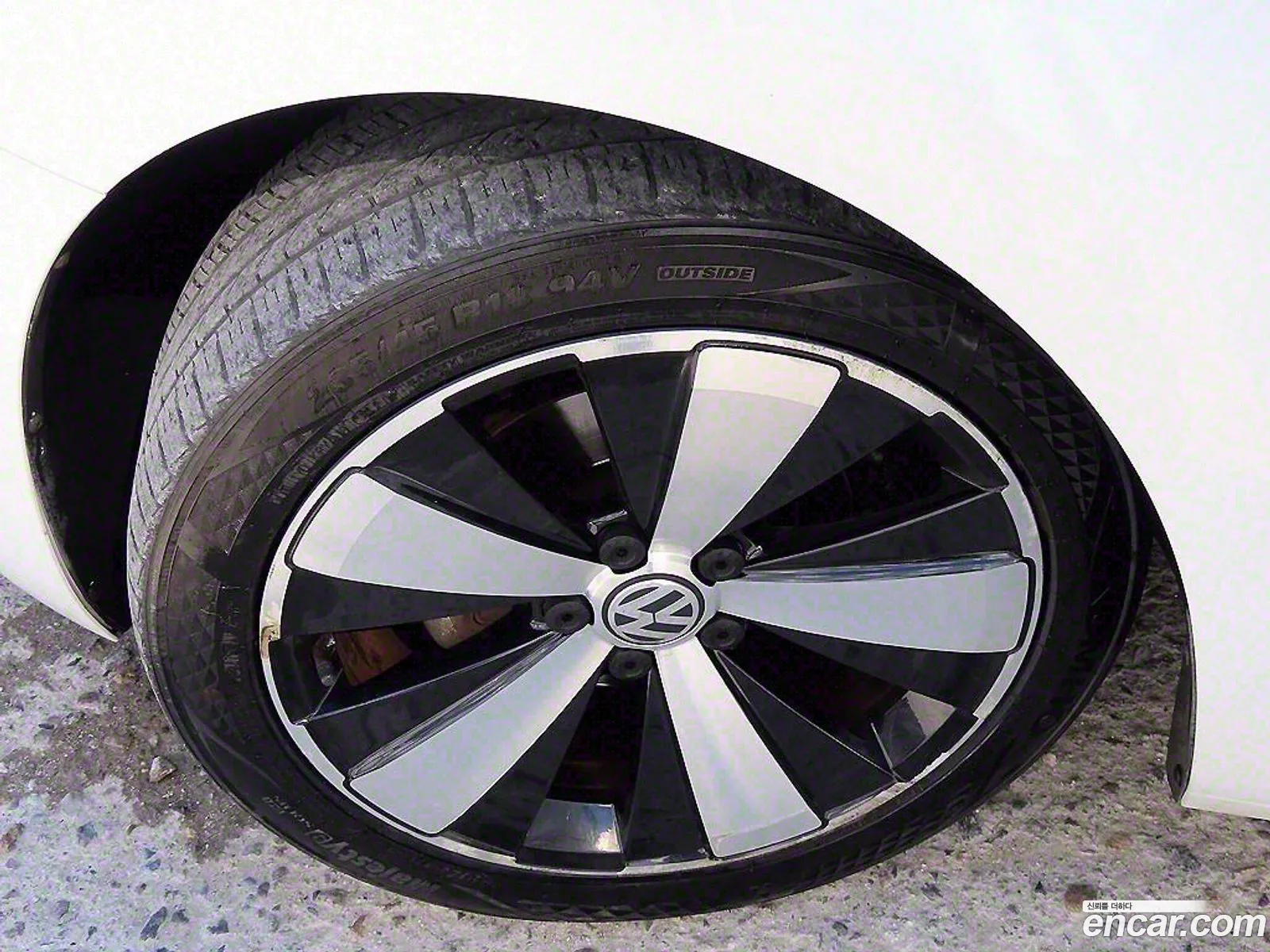 Volkswagen The Beetle 20 Tdi Premium 3Rd Generation - фотография 12447006