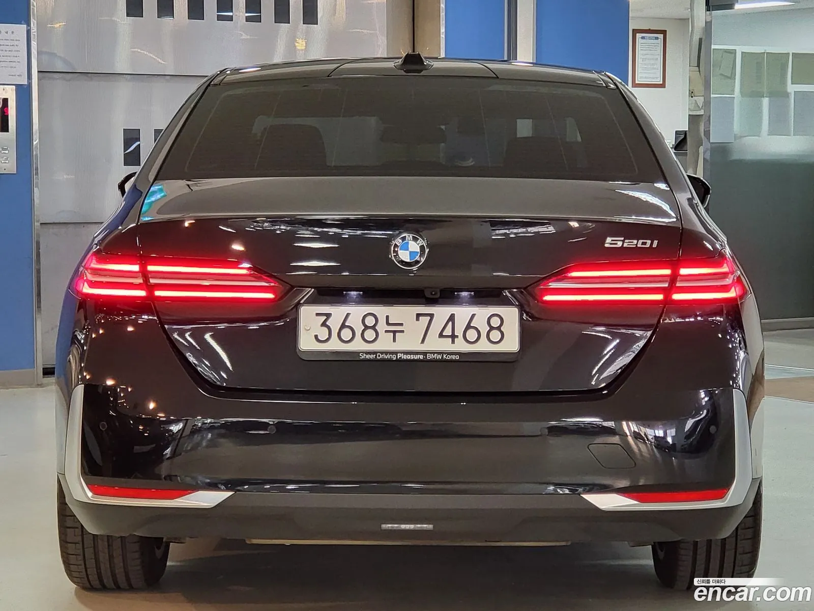 BMW 5 Series G60 520I - фотография 46483