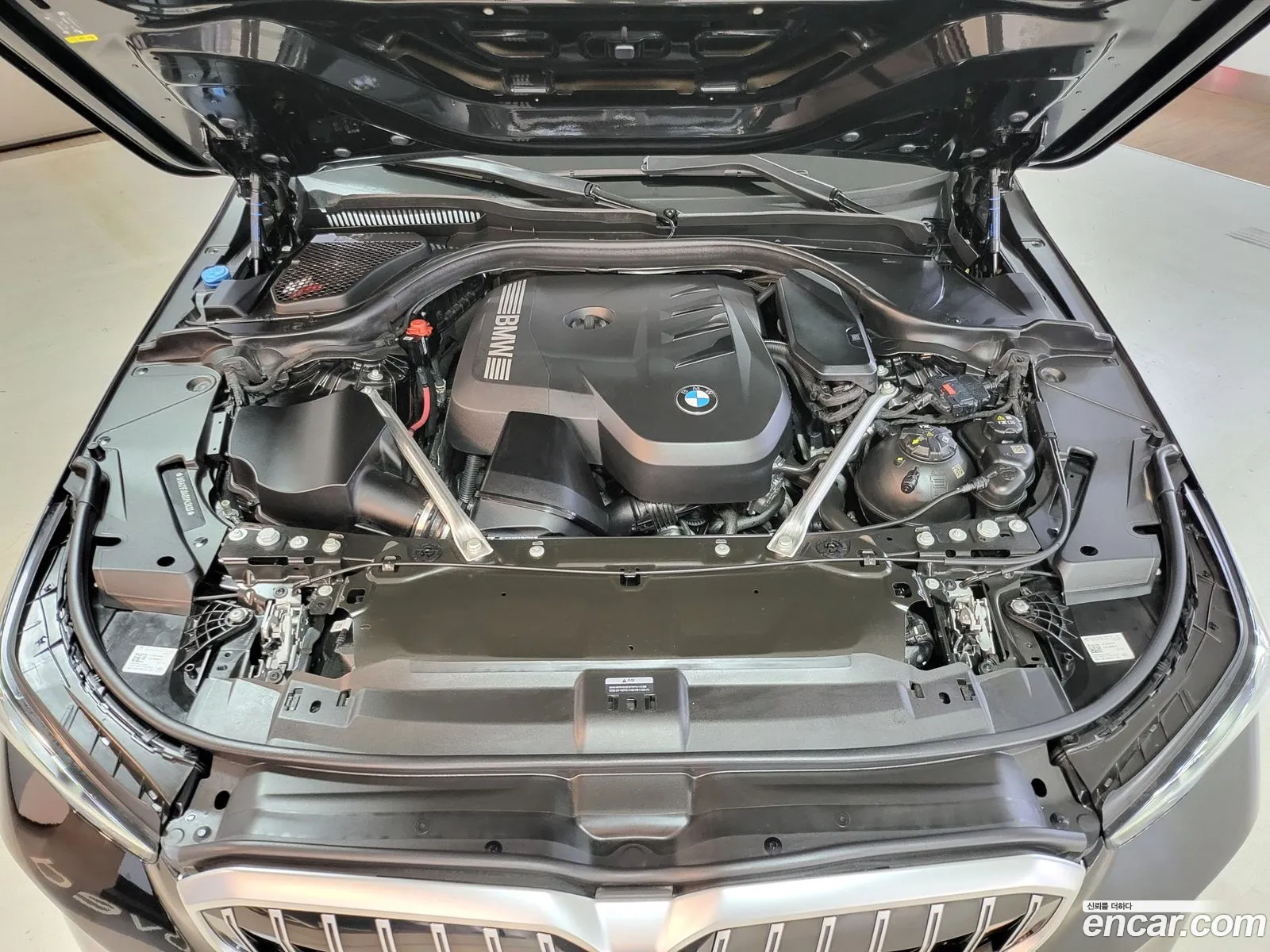 BMW 5 Series G60 520I - фотография 46485