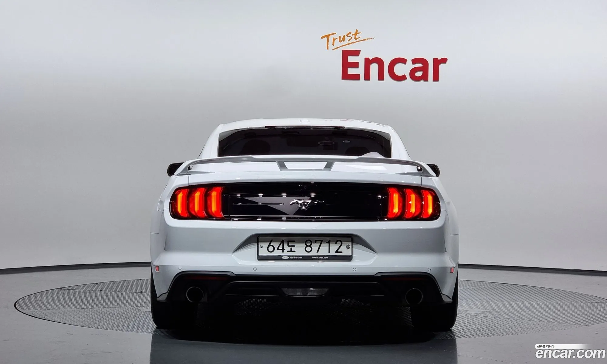 Ford Mustang Coupe - фотография 18052941