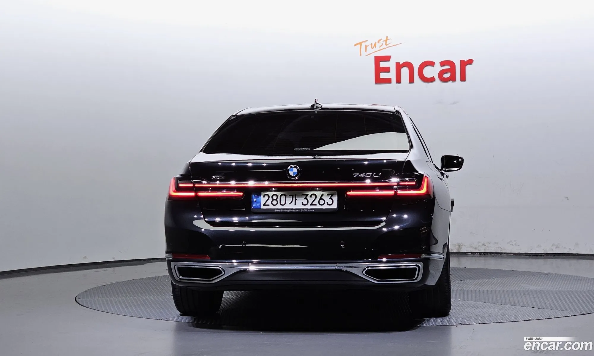 BMW 7 Series G11 740Li xDrive Design Pure Excellence - фотография 58794