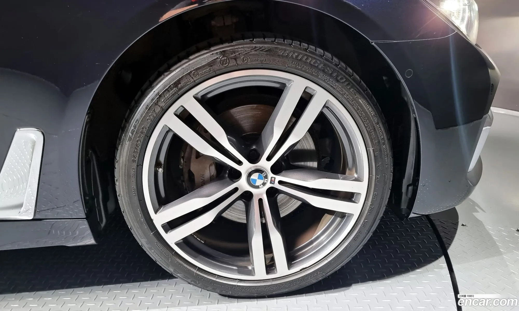 BMW 7 Series G11 740Ld xDrive M Sports - фотография 58771