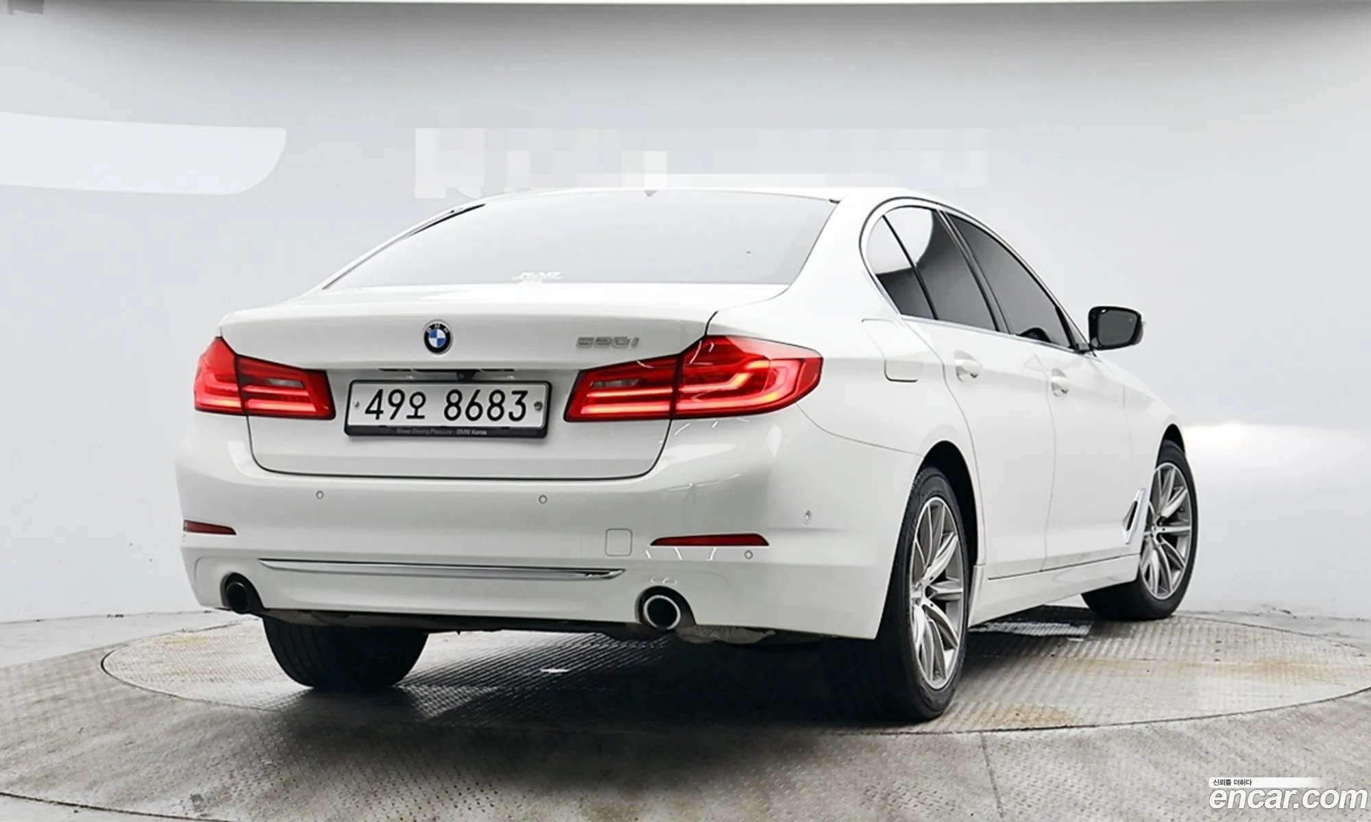 BMW 5 Series G30 520I Luxury - фотография 46517