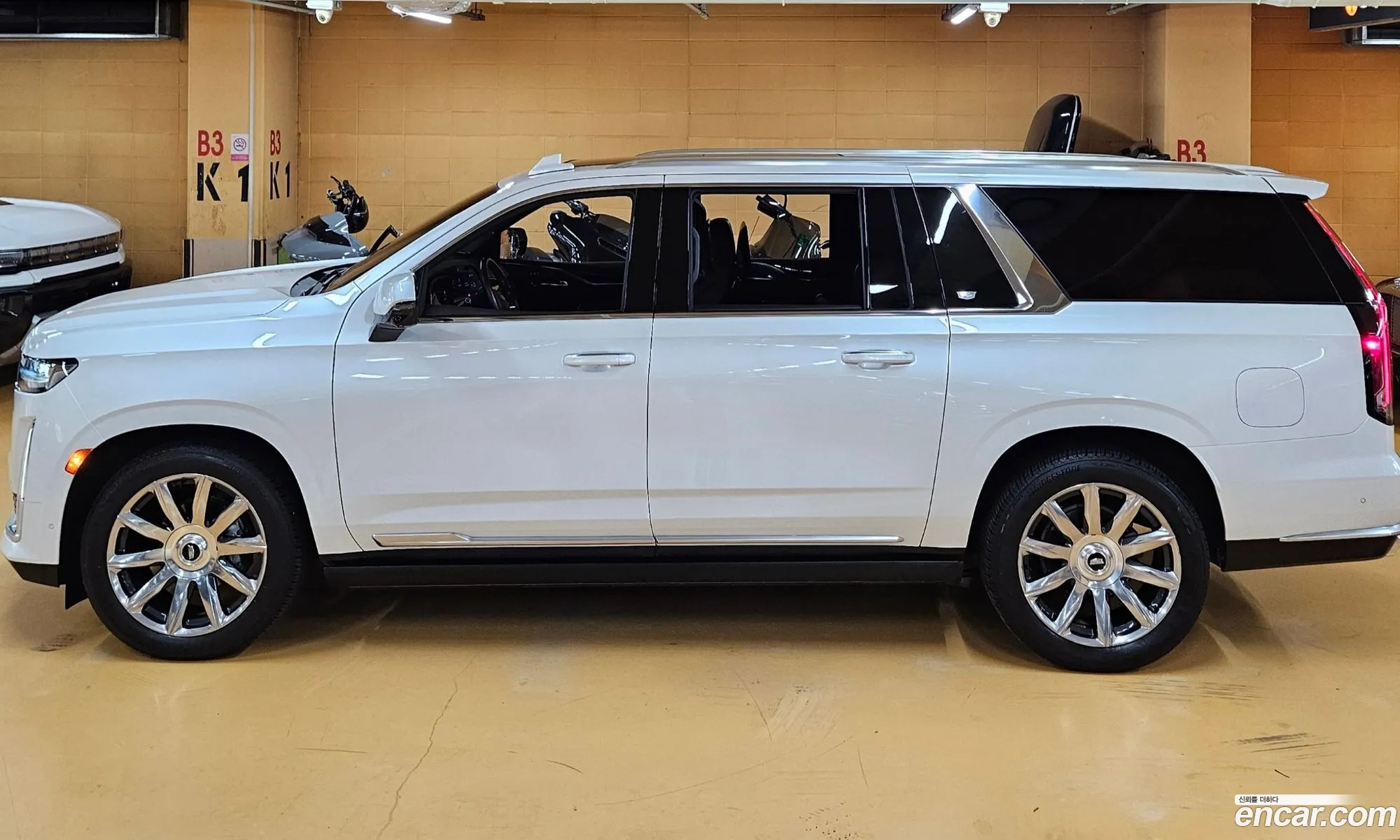 Cadillac Escalade 5Th Generation 62 Esv Esv Premium Luxury Platinum - фотография 4741877