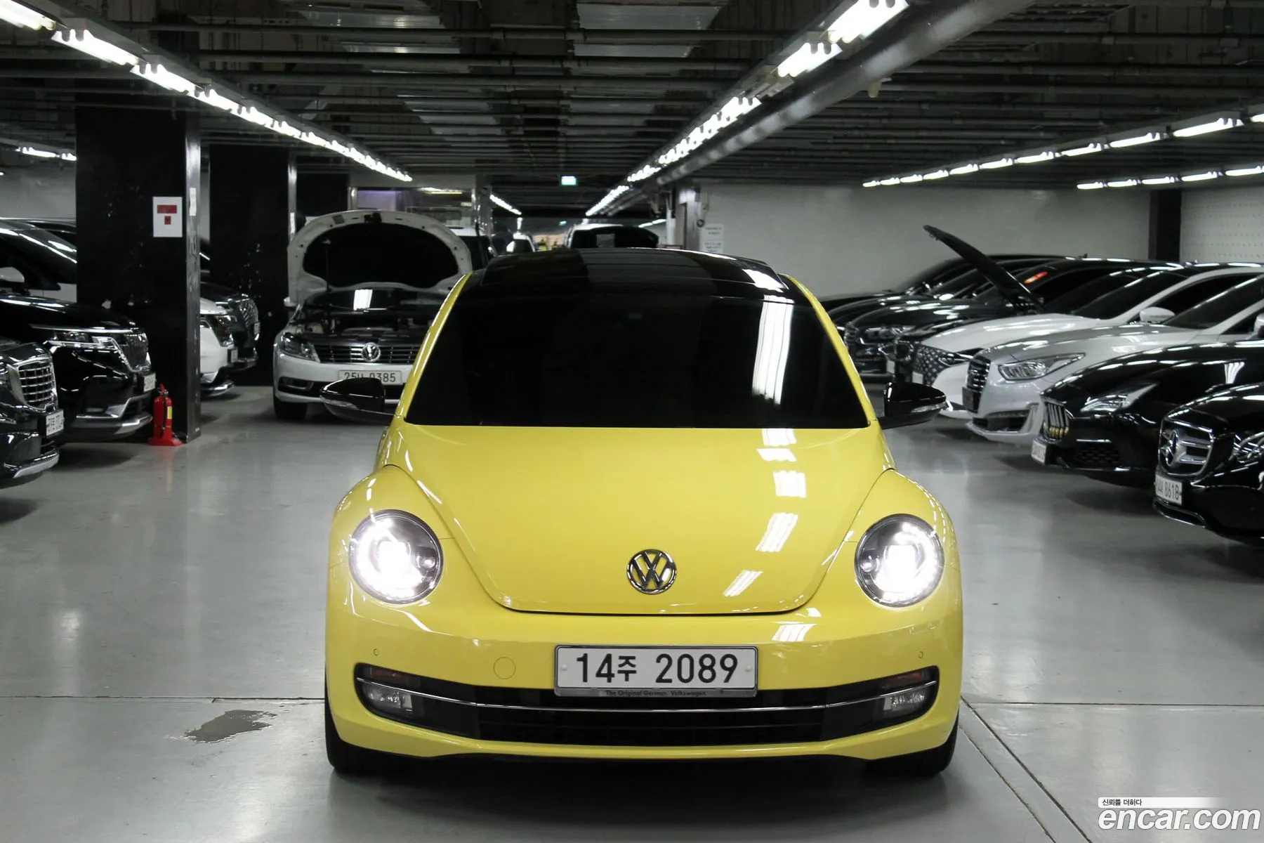 Volkswagen The Beetle 20 Tdi Premium 3Rd Generation - фотография 12957482