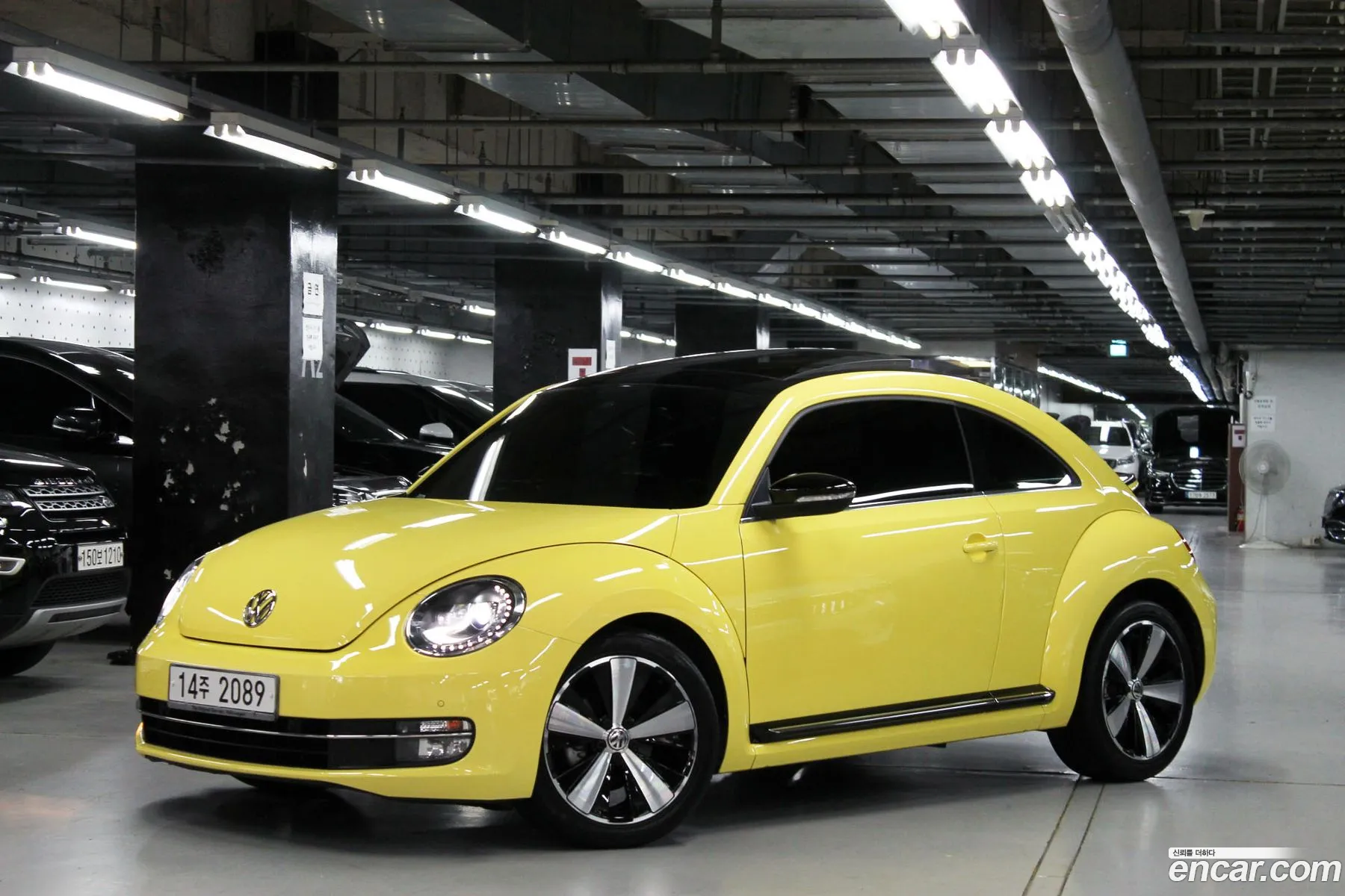 Volkswagen The Beetle 20 Tdi Premium 3Rd Generation - фотография 12957483