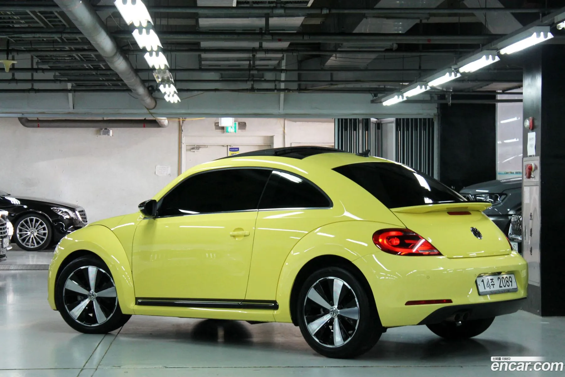 Volkswagen The Beetle 20 Tdi Premium 3Rd Generation - фотография 12957484