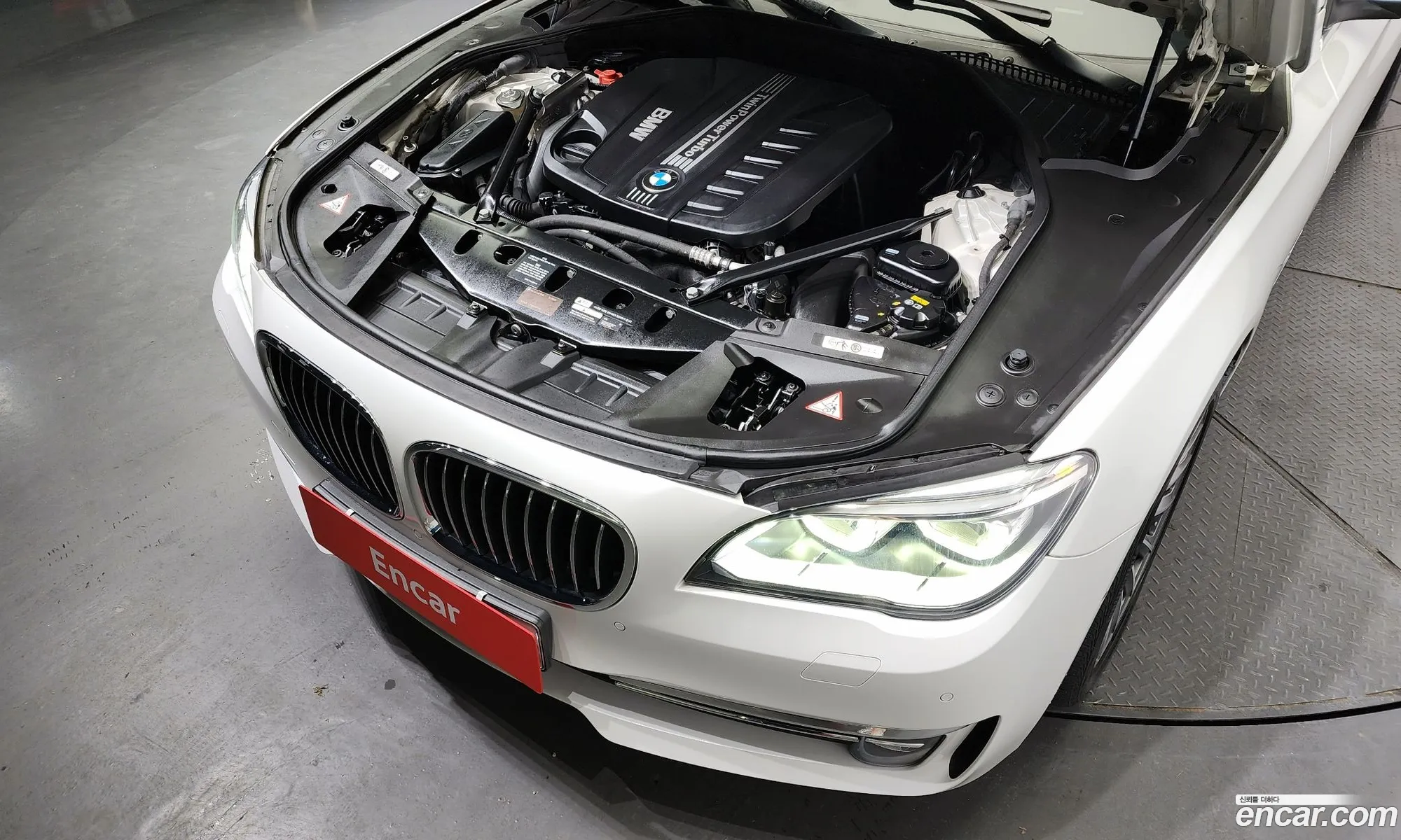 BMW 7 Series F01 740D xDrive Individual - фотография 2644641