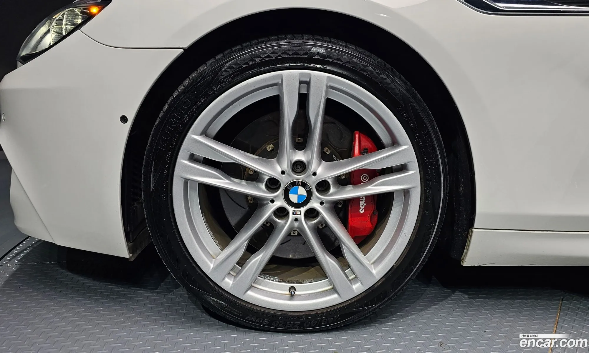 BMW 6 Series F12 640I Gran Coupe Exclusive - фотография 3468090
