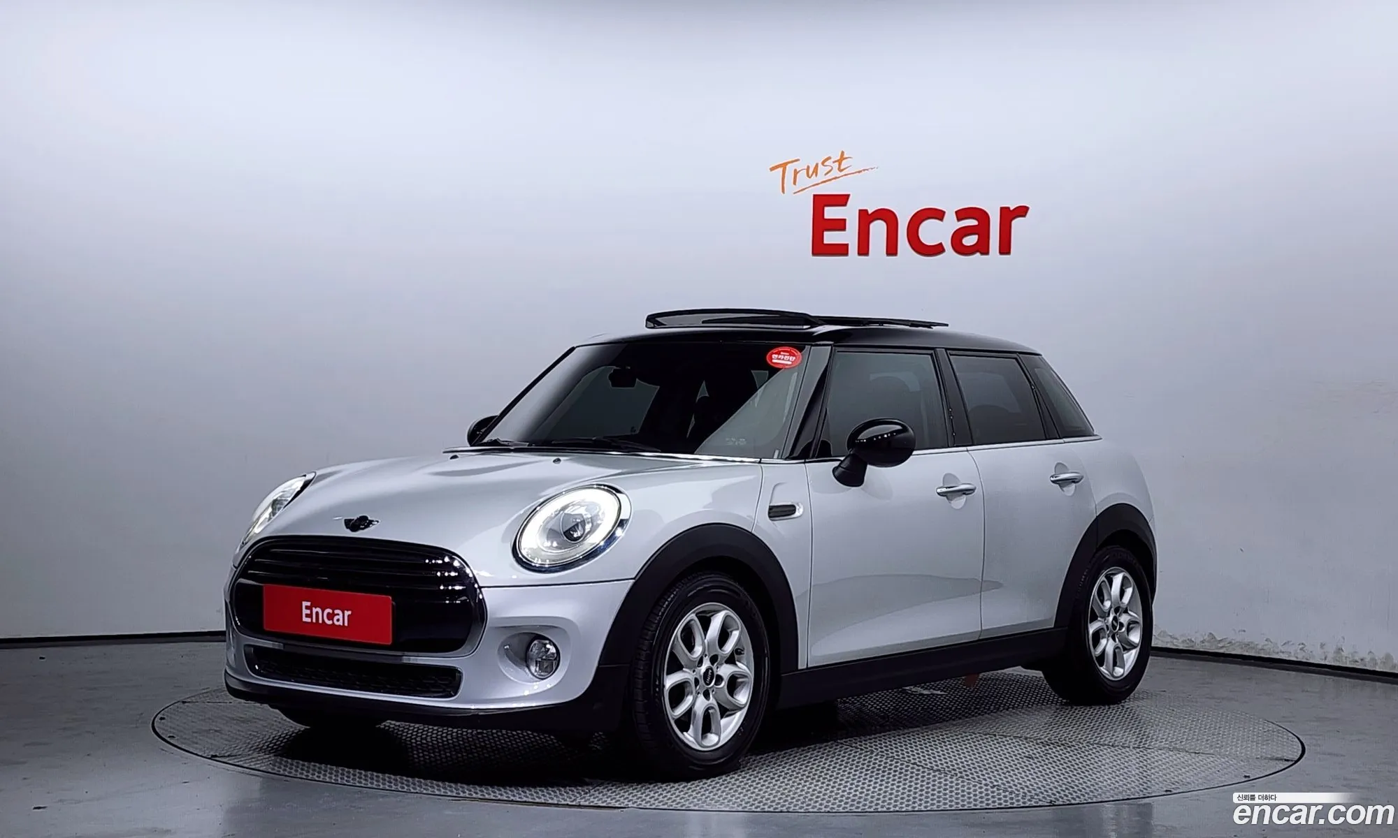 Mini Cooper D 5-Door High 3Rd Generation - фотография 9236837