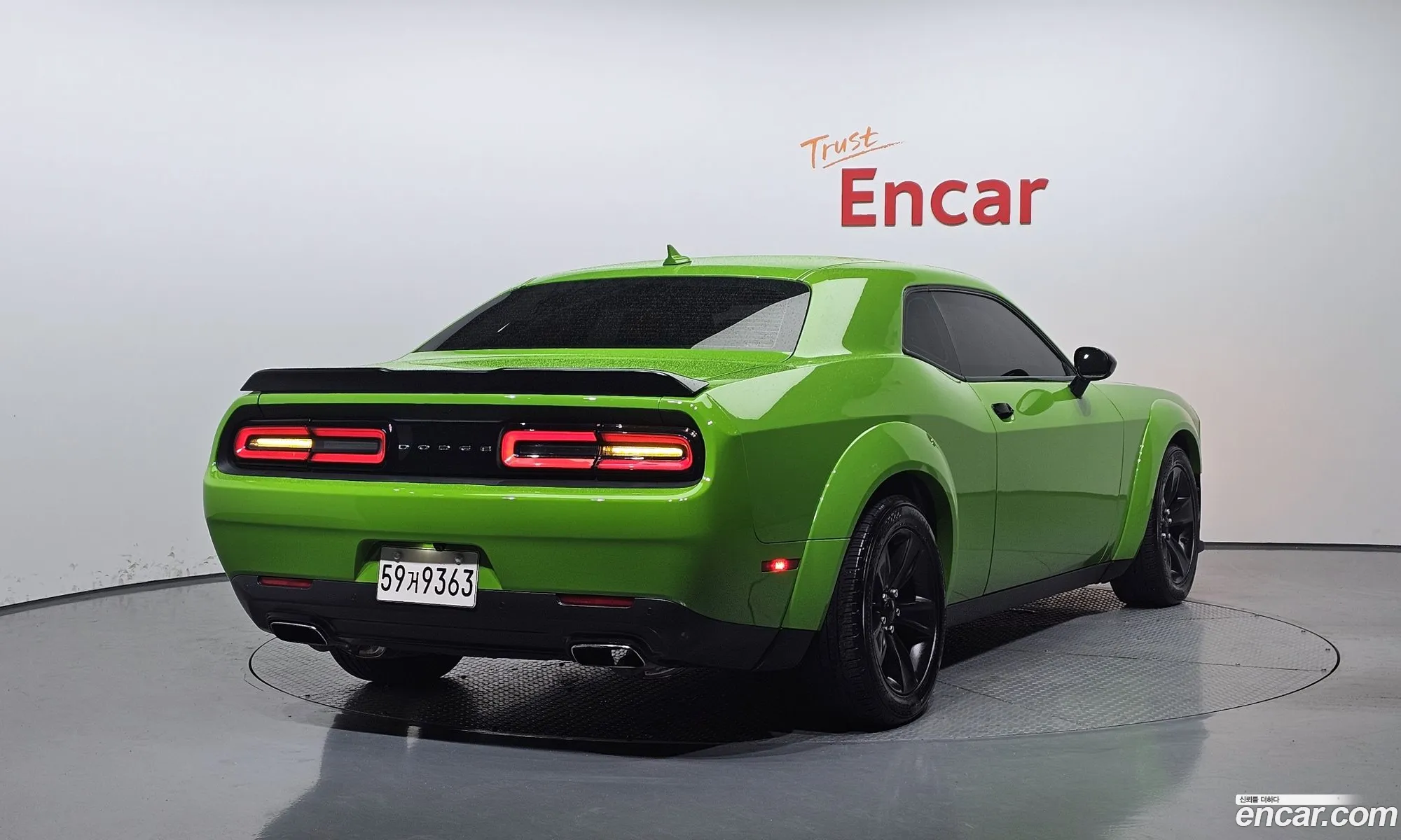 Dodge Challenger 36 - фотография 3539860
