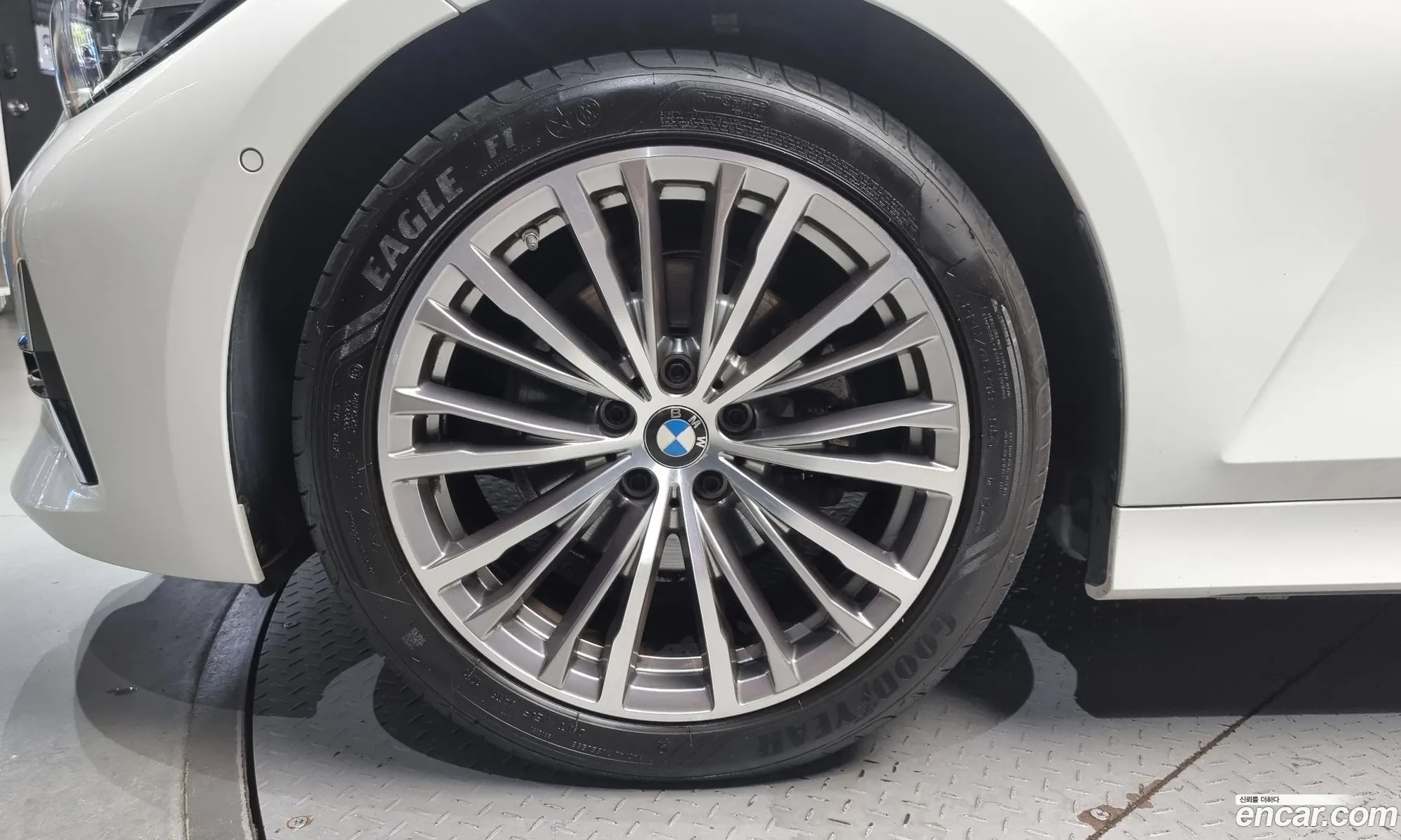 BMW 3 Series G20 320I Luxury - фотография 58196