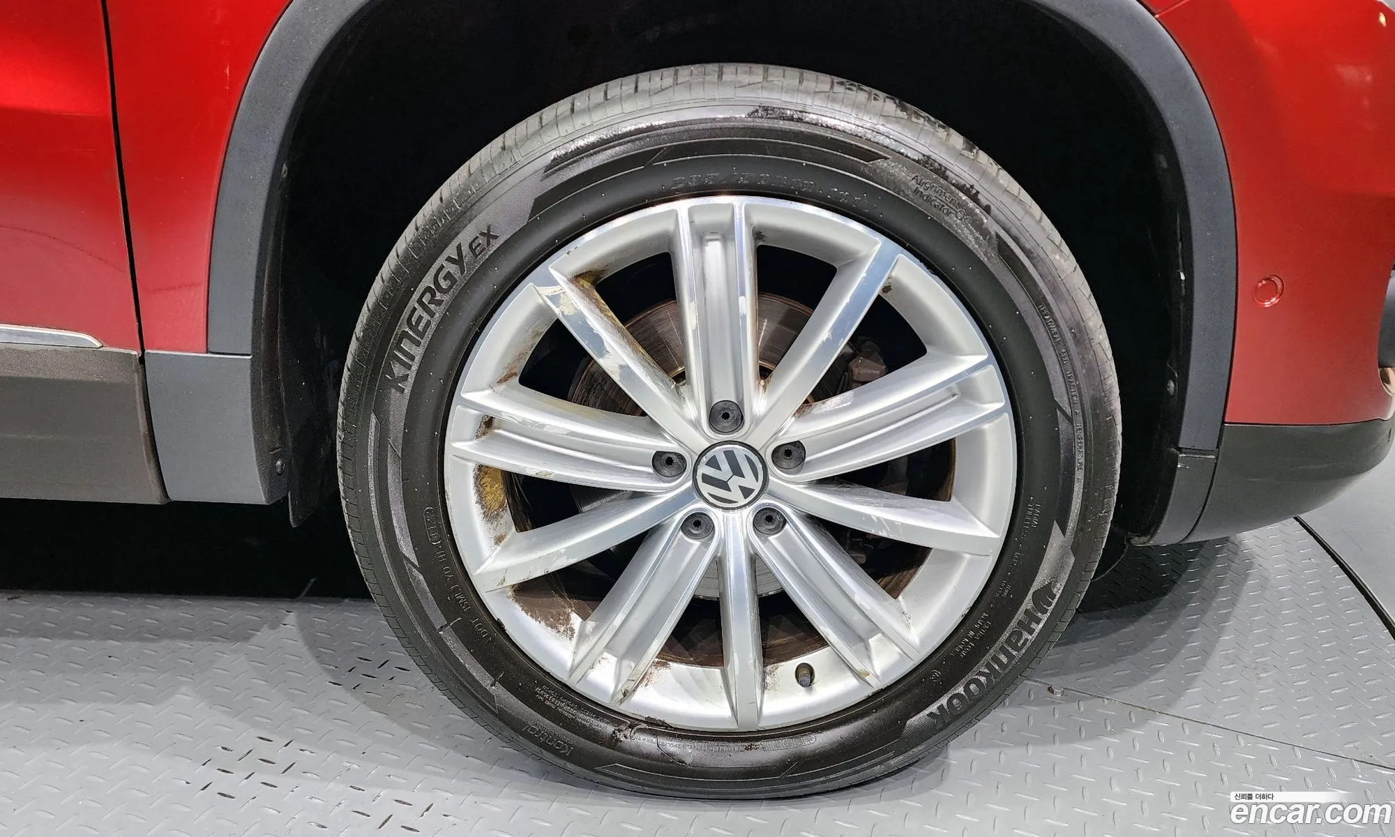 Volkswagen New Tiguan 20 Tdi Premium 5N - фотография 12804840