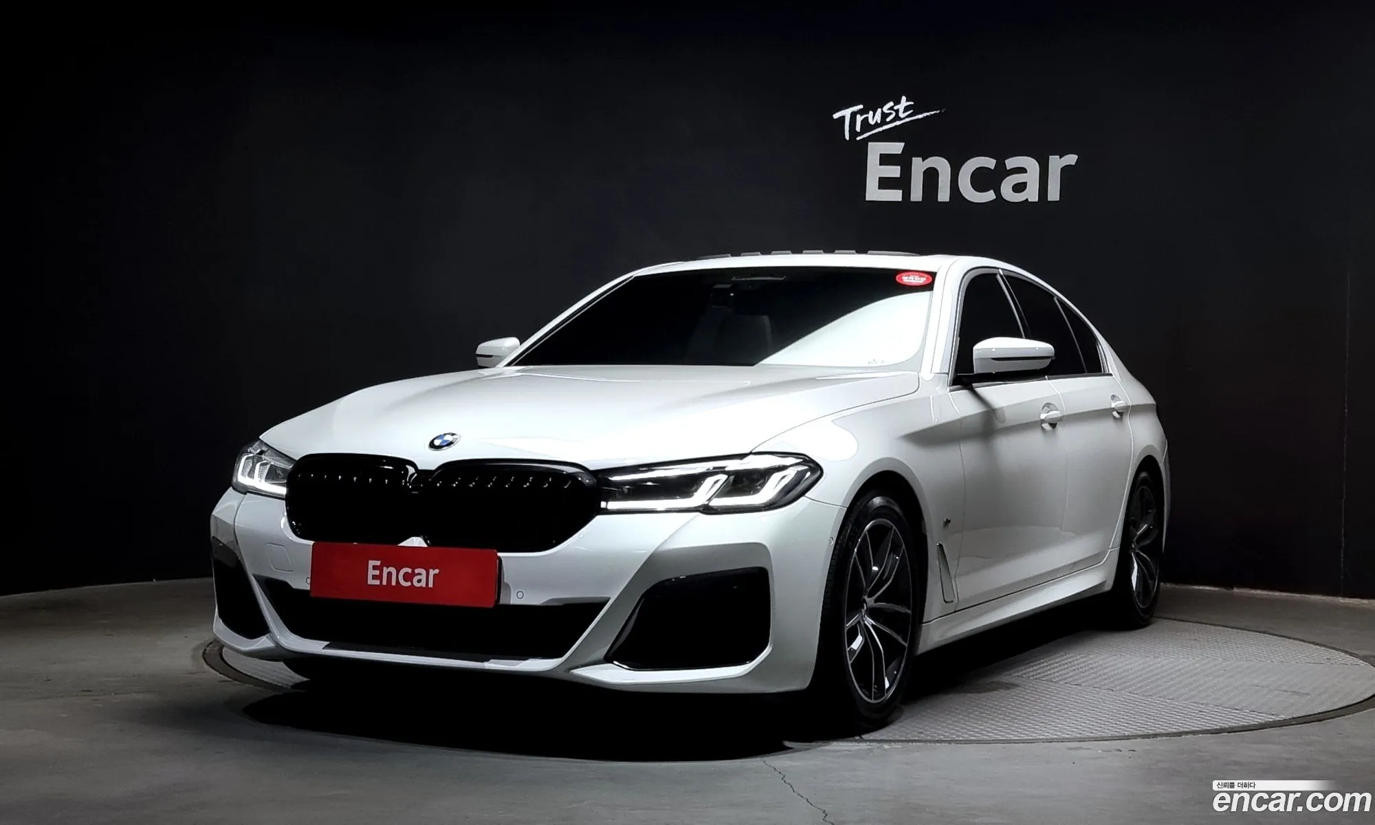 BMW 5 Series G30 523D ​​M Sports - фотография 58180