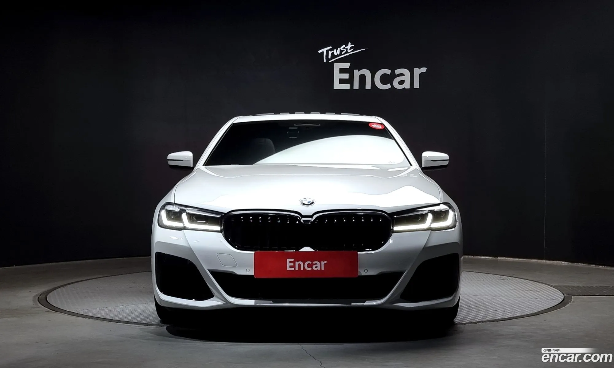 BMW 5 Series G30 523D ​​M Sports - фотография 58182