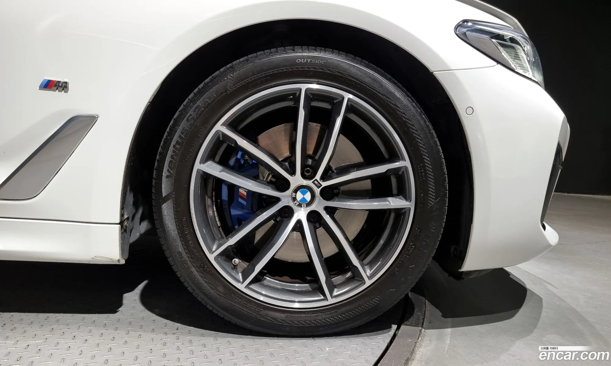 BMW 5 Series G30 523D ​​M Sports - фотография 58184