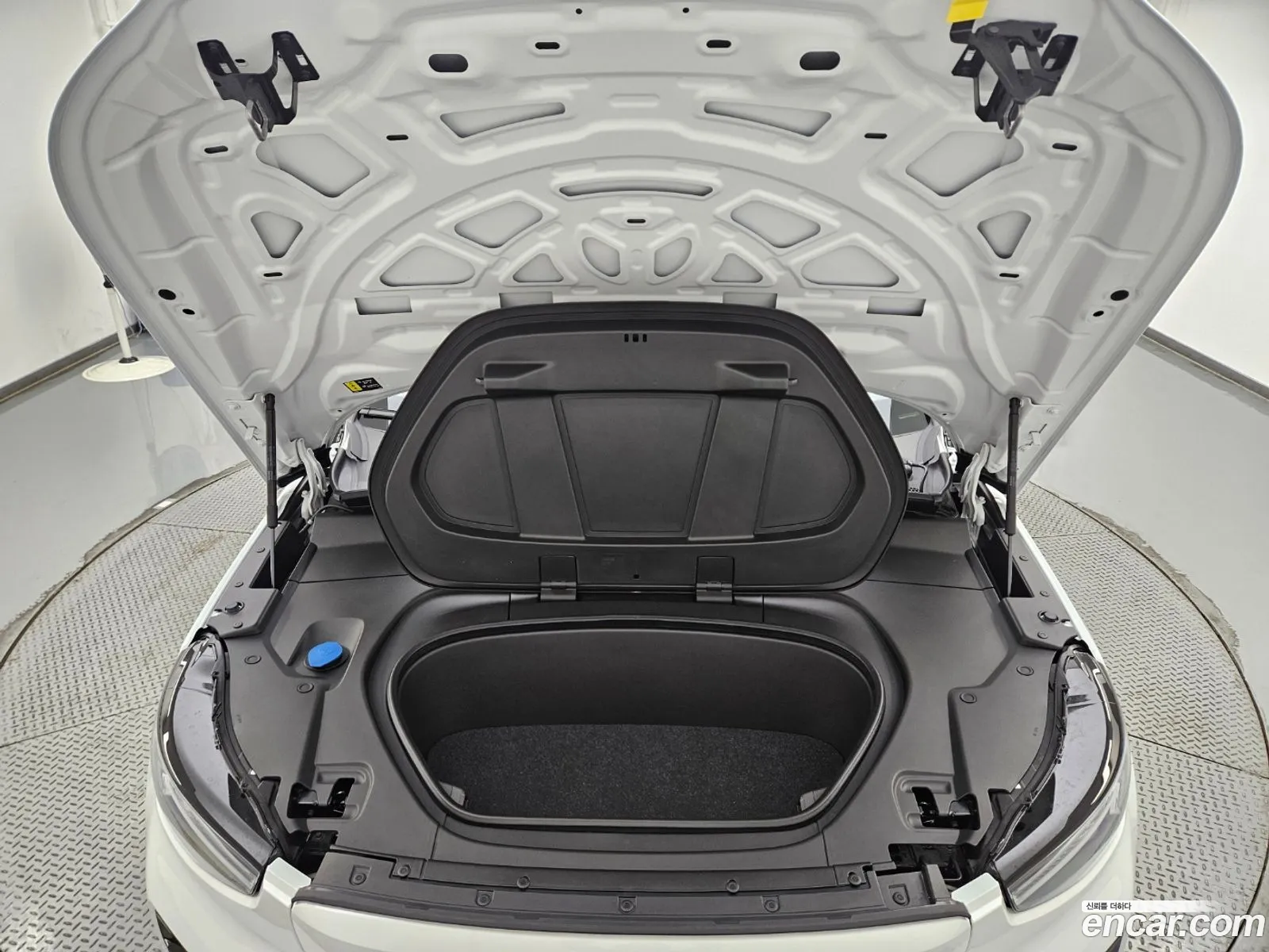 Volvo C40 Recharge Twin Ultimate - фотография 7721731