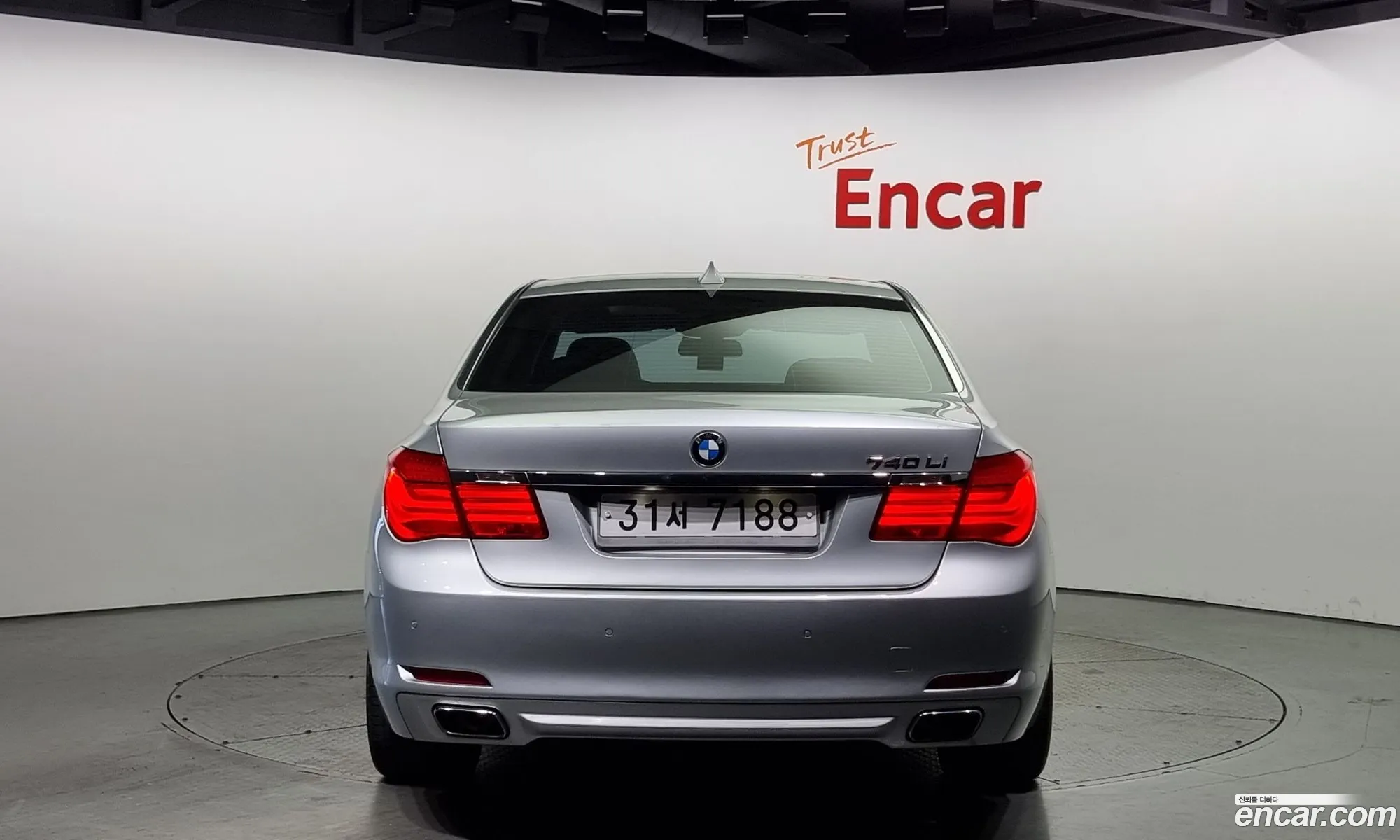 BMW 7 Series F01 740Li - фотография 3343823