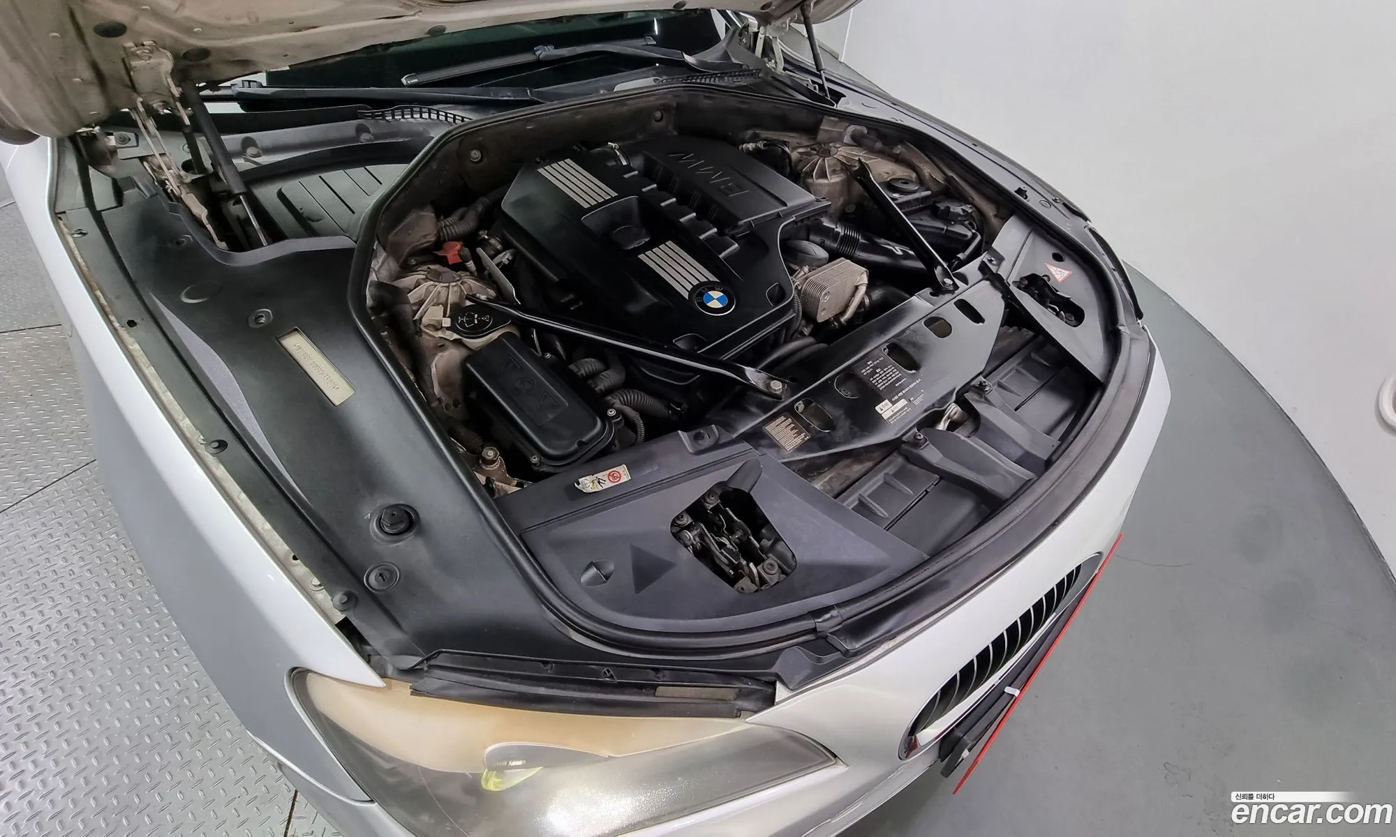 BMW 7 Series F01 740Li - фотография 3343825