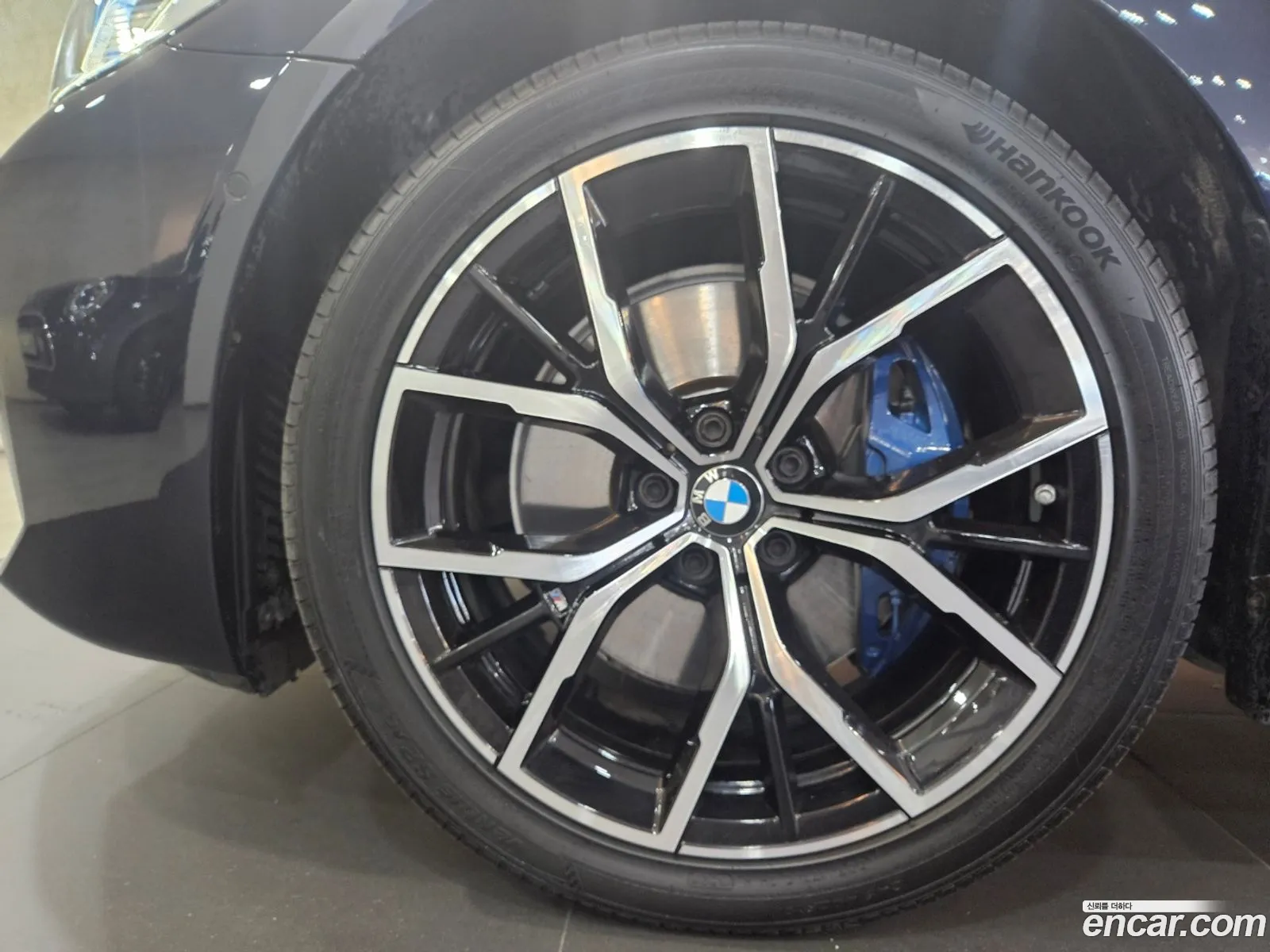 BMW 5 Series G30 530E M Sports - фотография 4421687