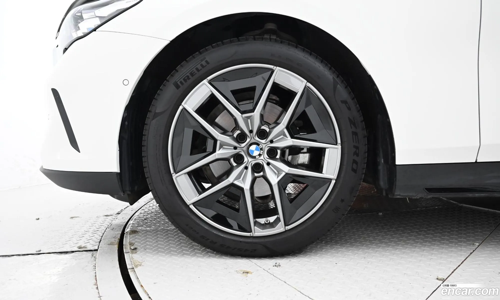 BMW 5 Series G60 520I - фотография 19148786
