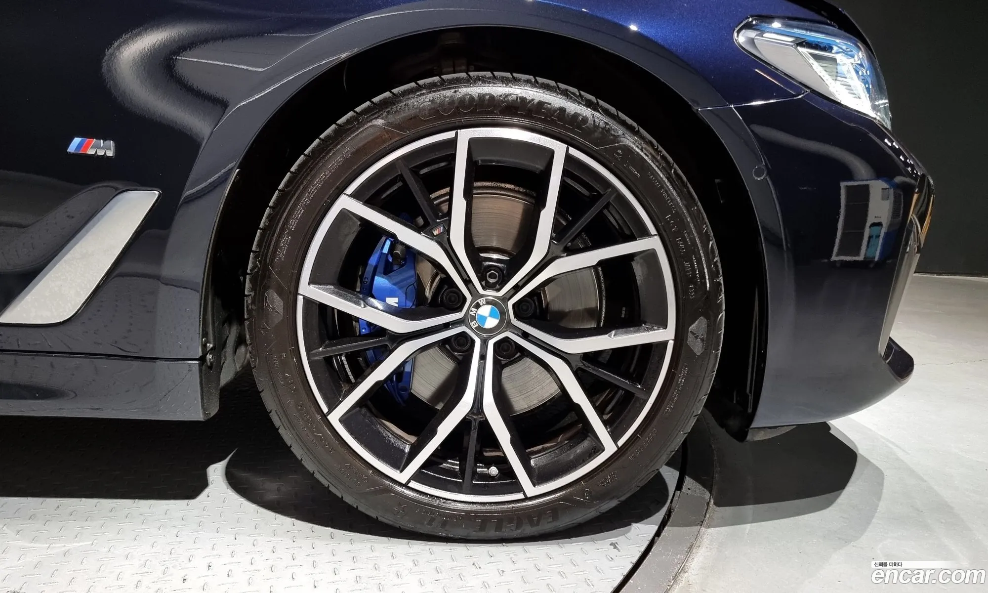 BMW 5 Series G30 530I M Sports - фотография 4596569