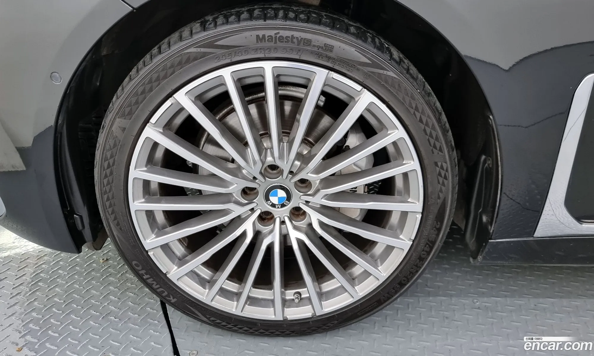 BMW 7 Series G11 730Ld xDrive Design Pure Excellence - фотография 2644604