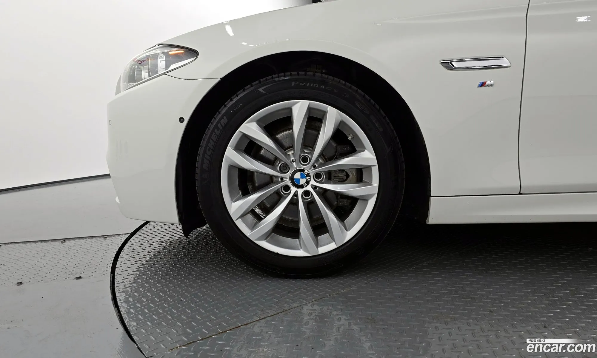 BMW 5 Series F10 520D xDrive M Aerodynamics - фотография 77646