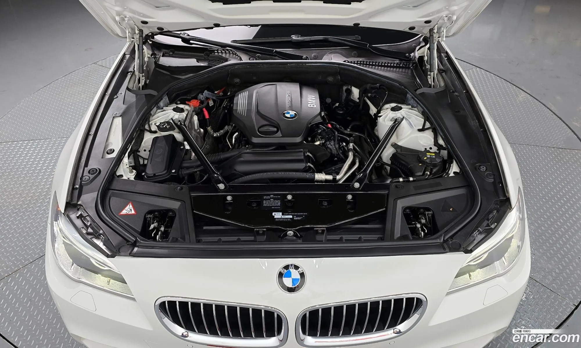 BMW 5 Series F10 520D xDrive M Aerodynamics - фотография 77647