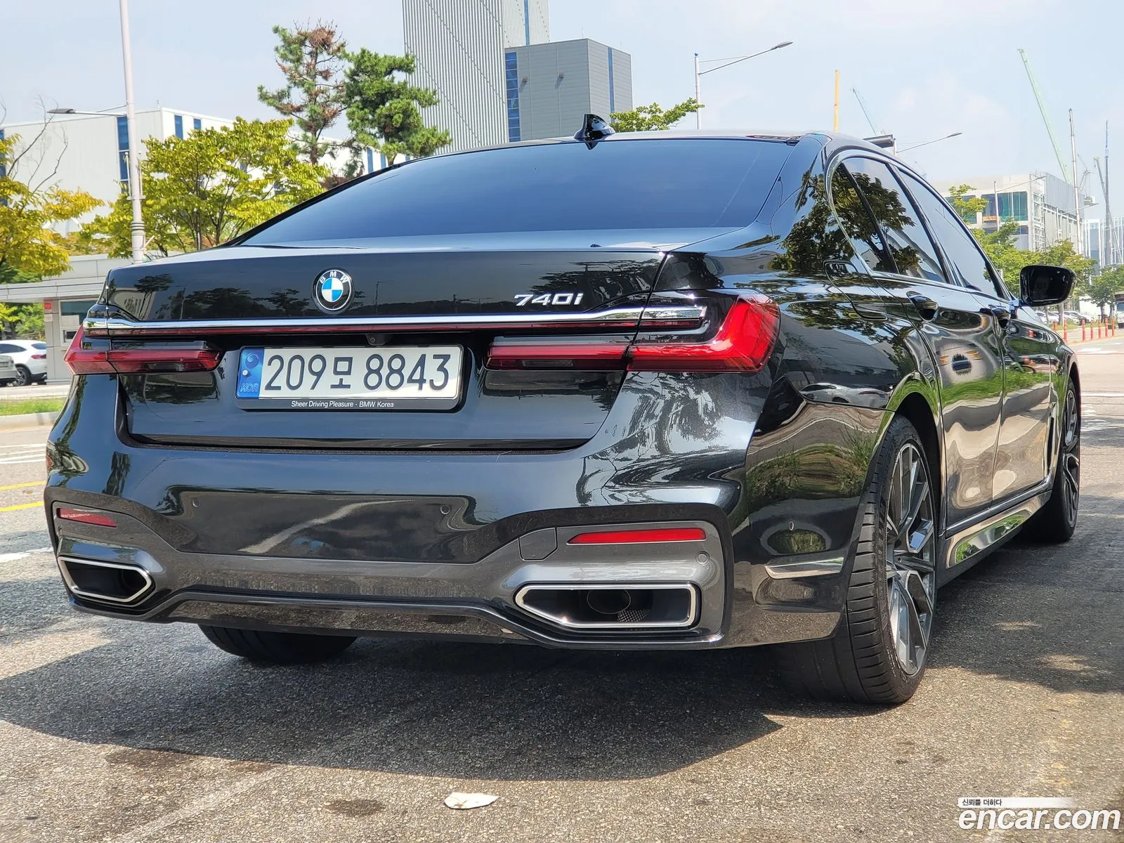 BMW 7 Series G11 740I M Sports - фотография 4347258