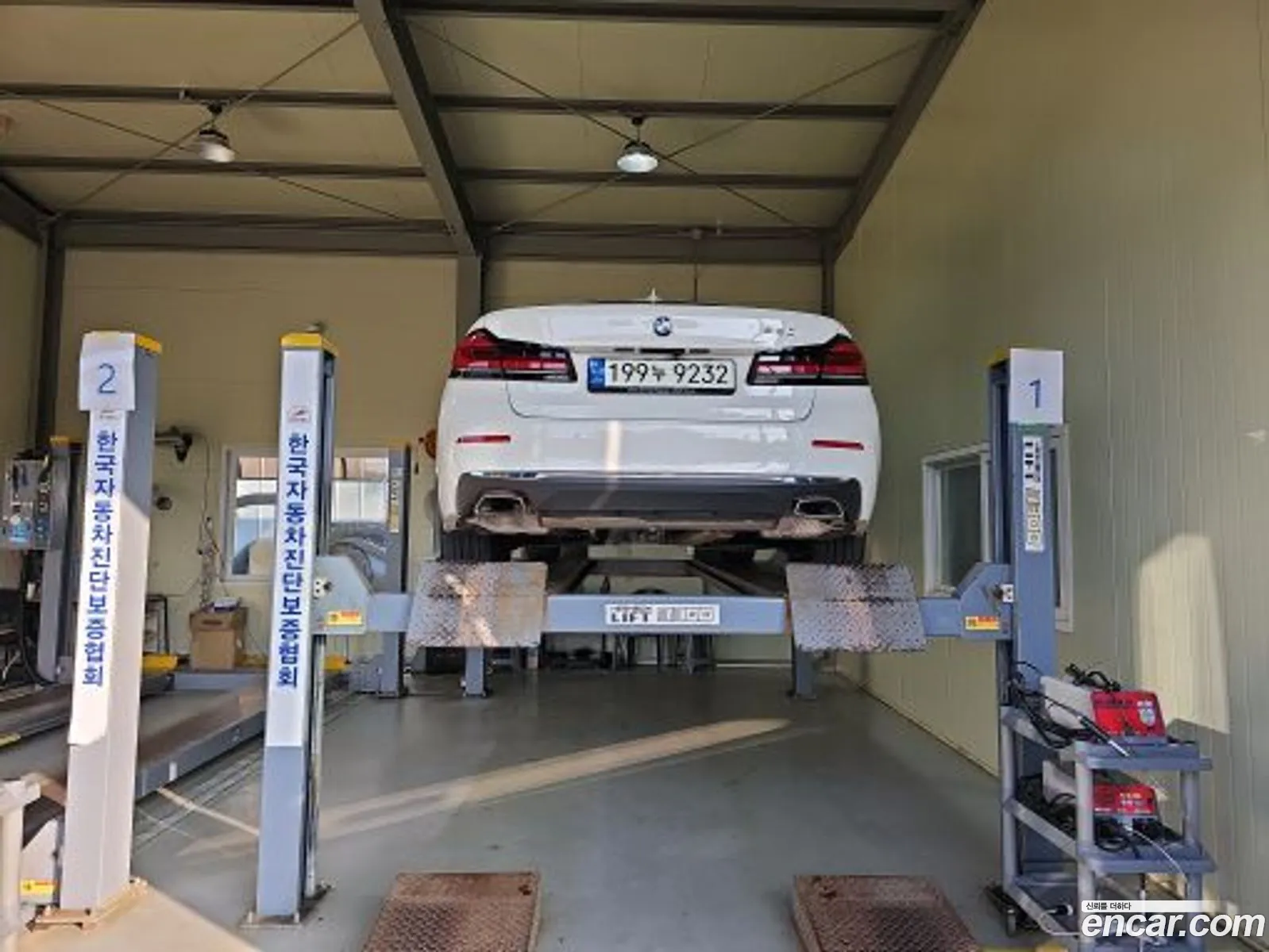 BMW 5 Series G30 520I Luxury - фотография 4421638