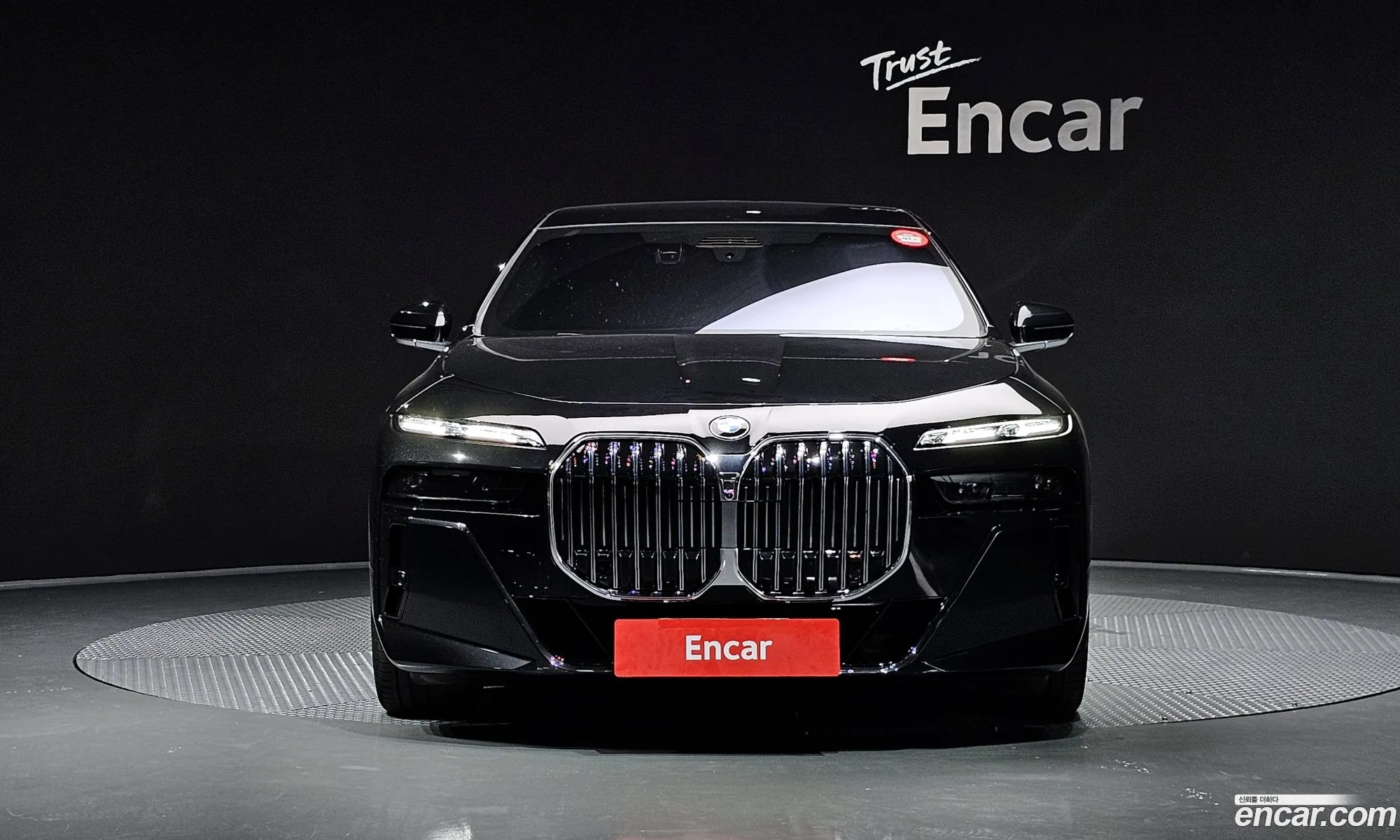BMW 7 Series G70 740D xDrive M Sports - фотография 3337138