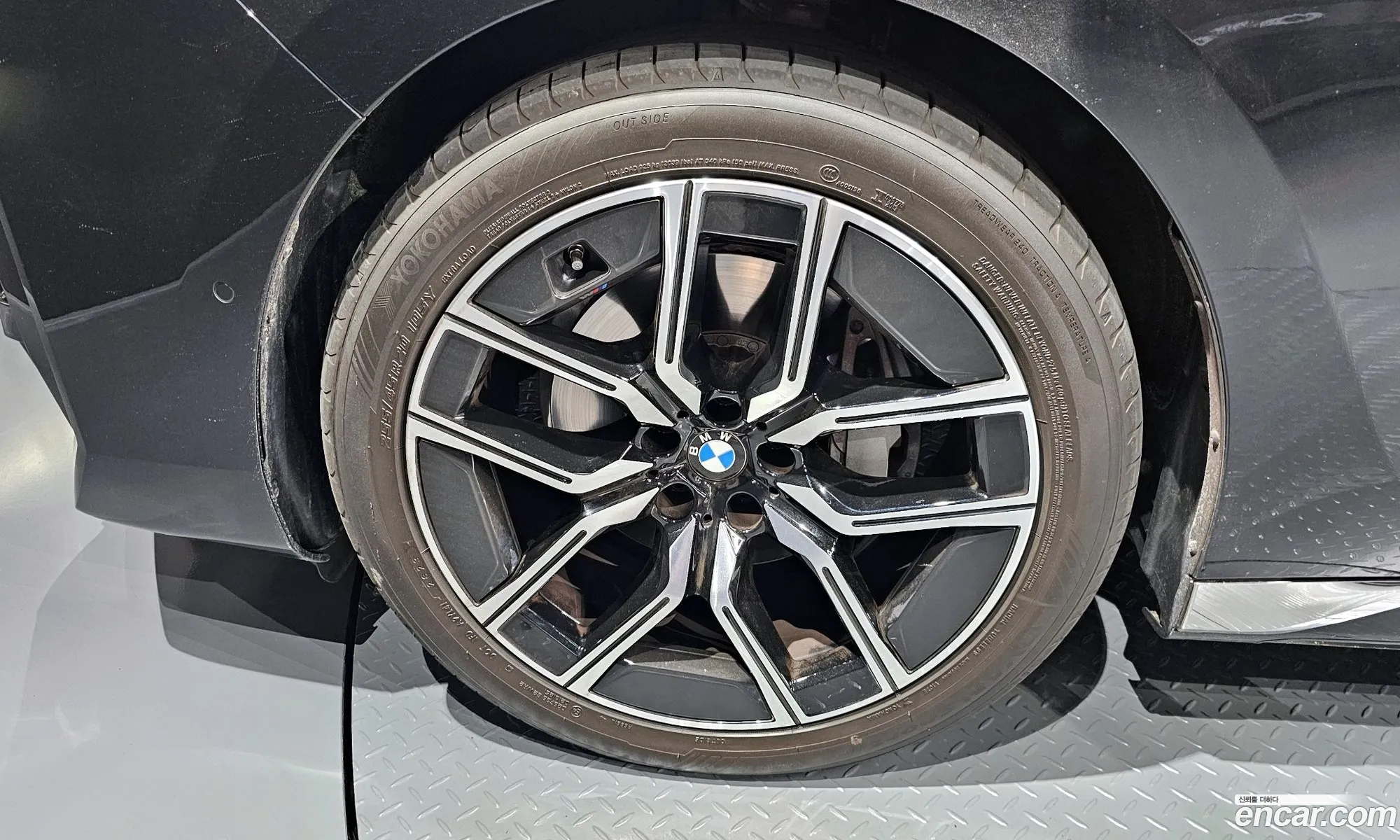 BMW 7 Series G70 740D xDrive M Sports - фотография 3337140