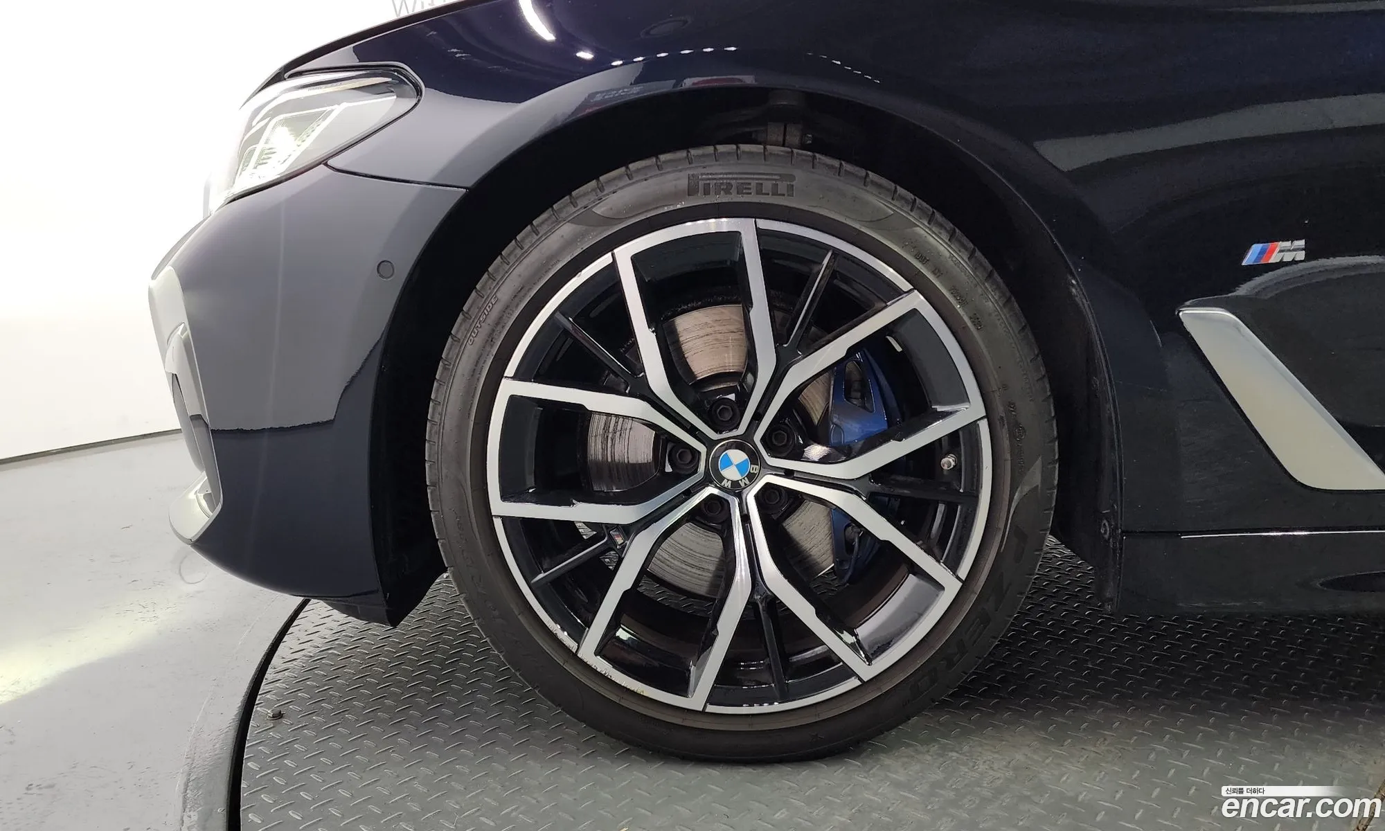 BMW 5 Series G30 530I M Sports - фотография 4091939