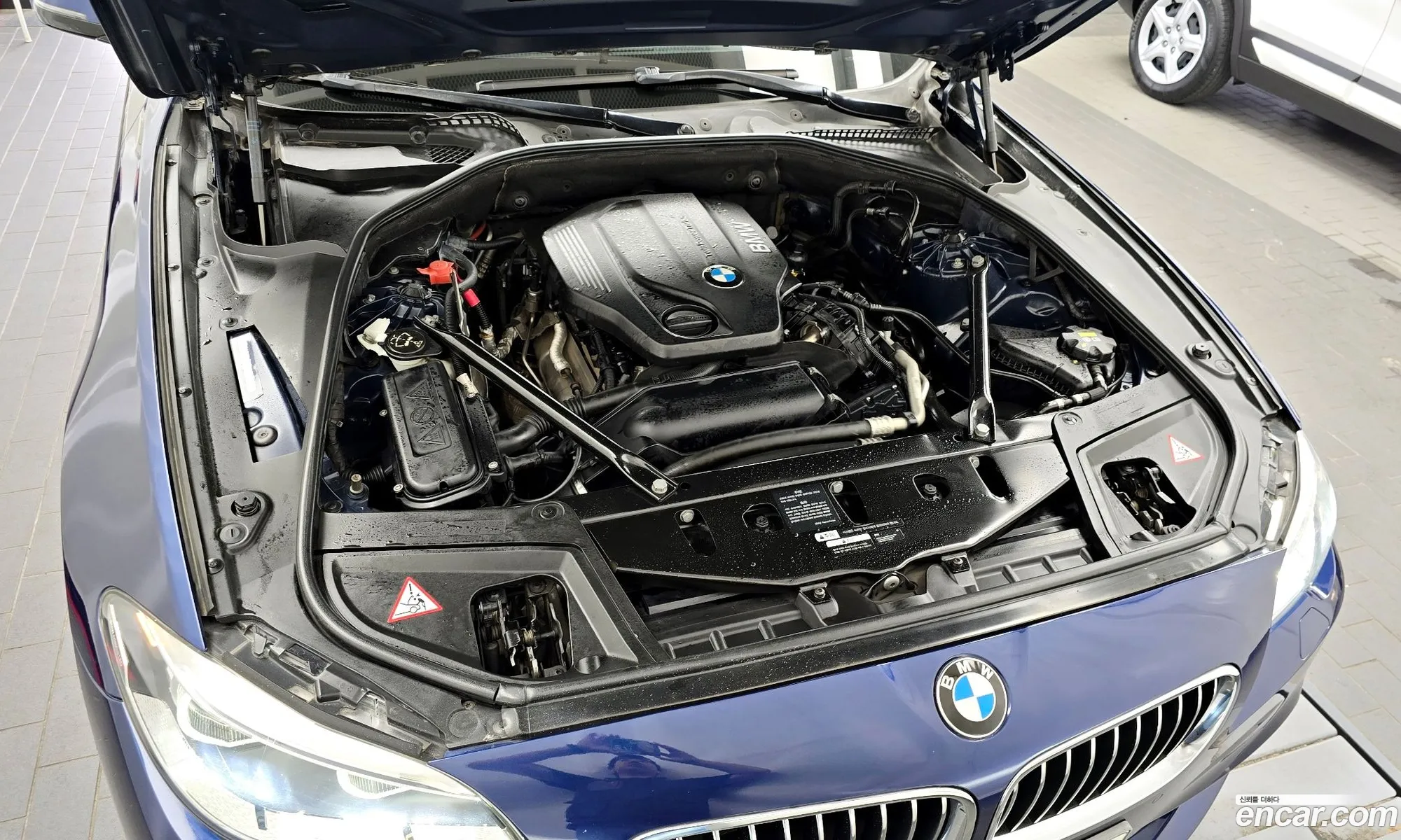 BMW 5 Series F10 520D M Aerodynamics - фотография 3337105