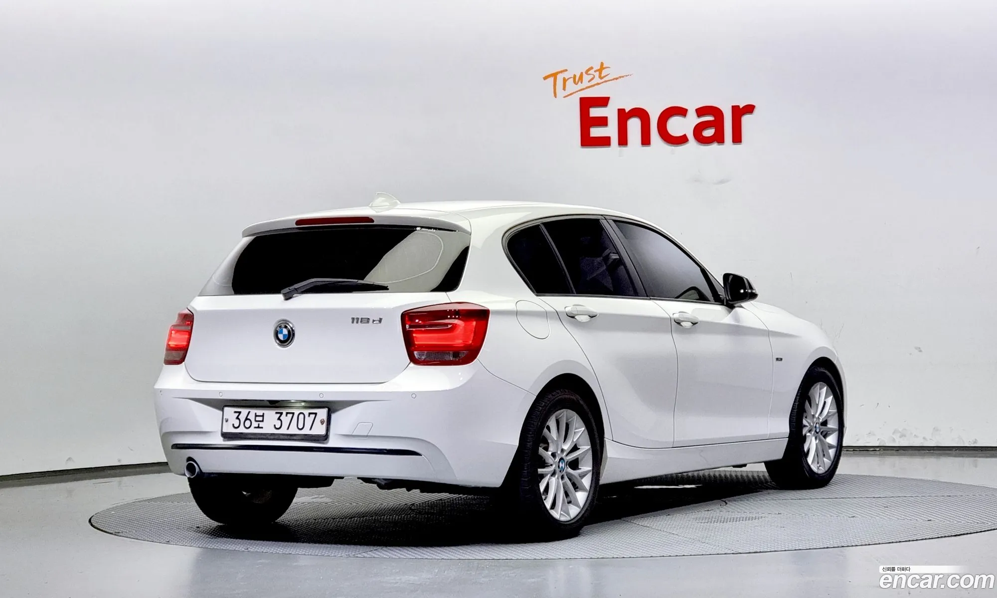BMW 1 Series F20 118D Sports 5-Door - фотография 2629350