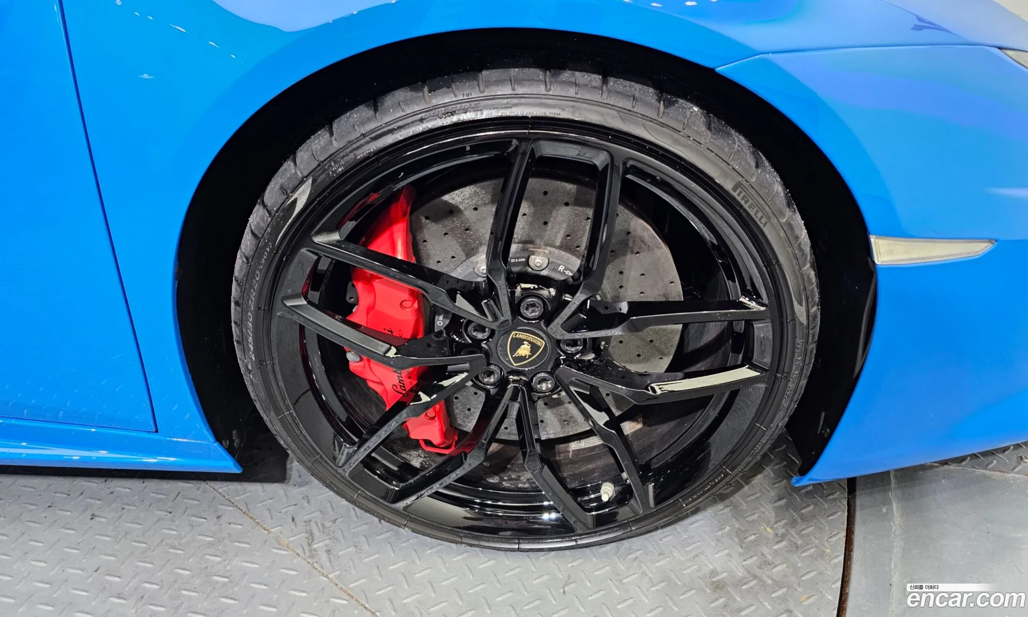 Lamborghini Huracan Lp610-4 Spyder - фотография 3721483