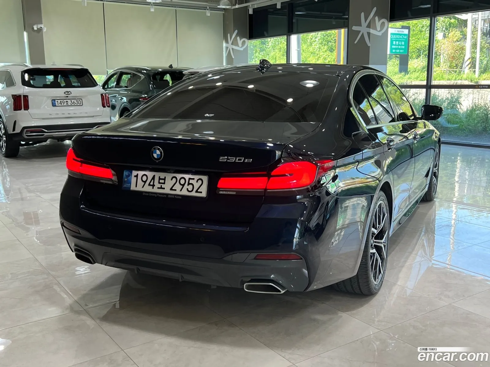BMW 5 Series G30 530E M Sports - фотография 14844805