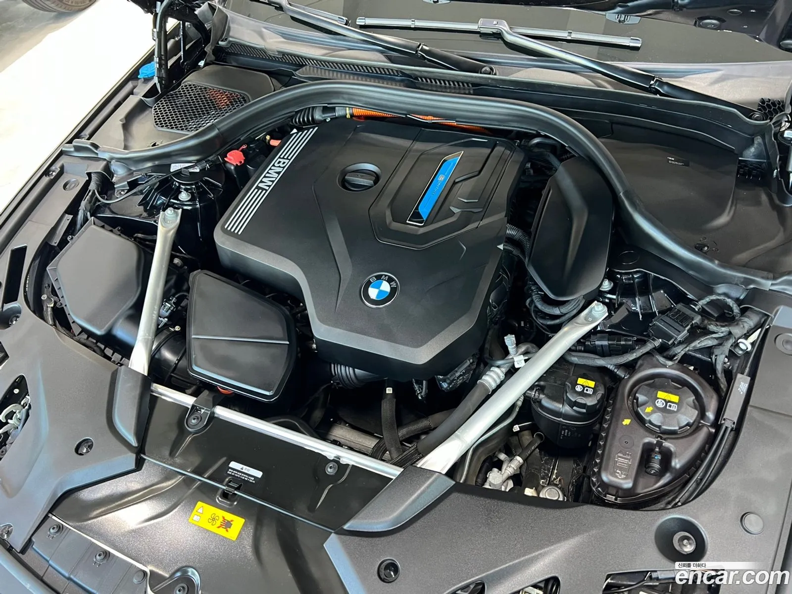 BMW 5 Series G30 530E M Sports - фотография 14844807