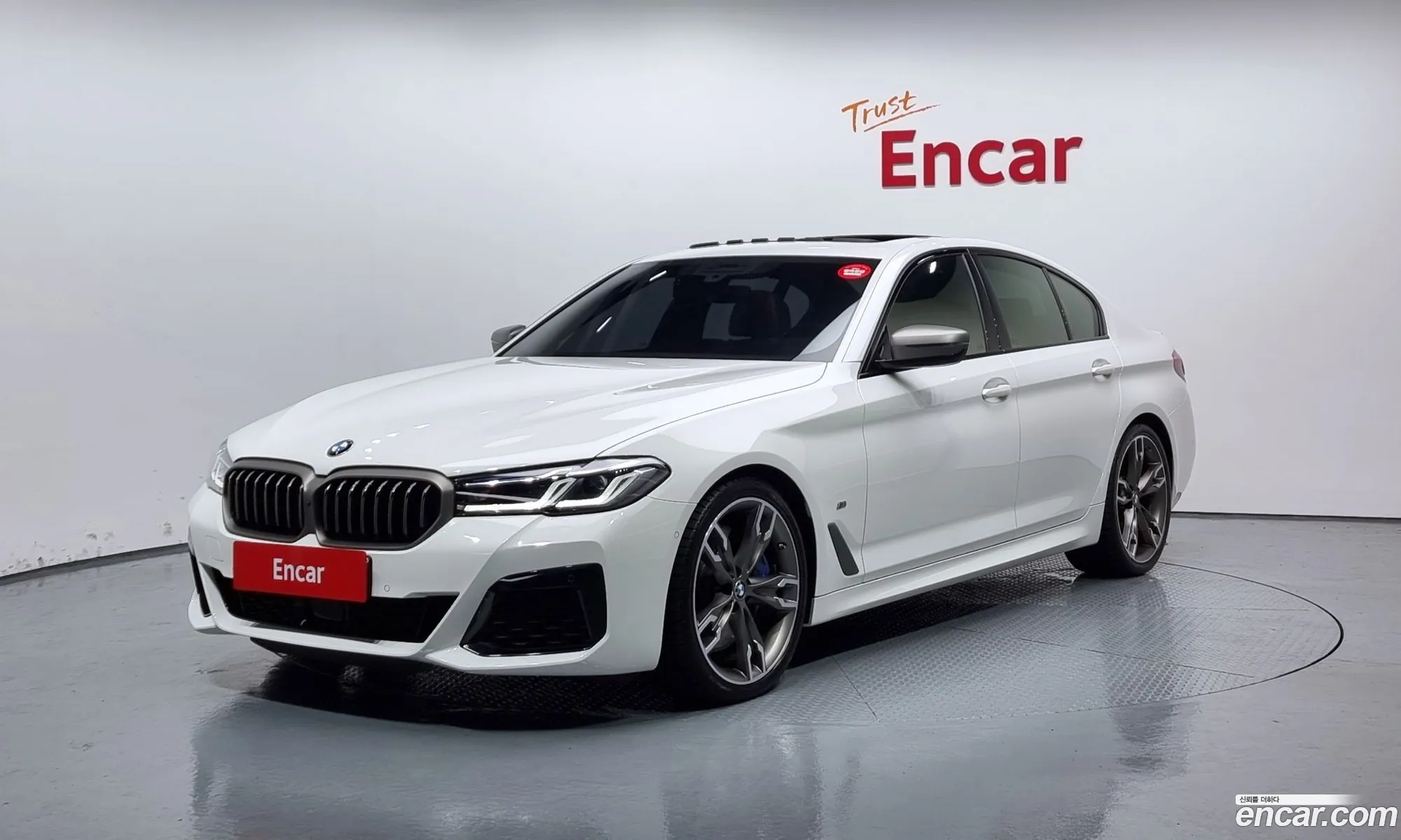 BMW 5 Series G30 M550I xDrive - фотография 4091887