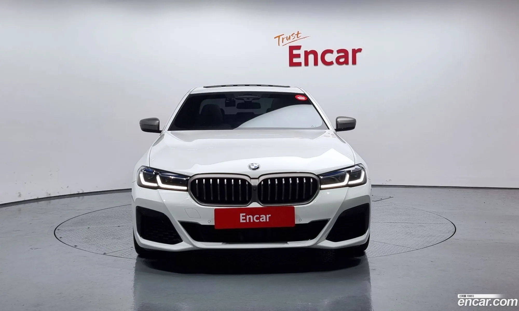BMW 5 Series G30 M550I xDrive - фотография 4091889