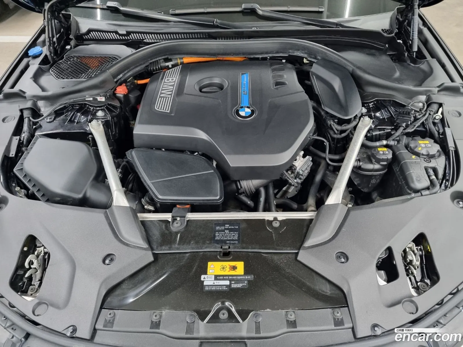BMW 5 Series G30 530E M Sports - фотография 77623